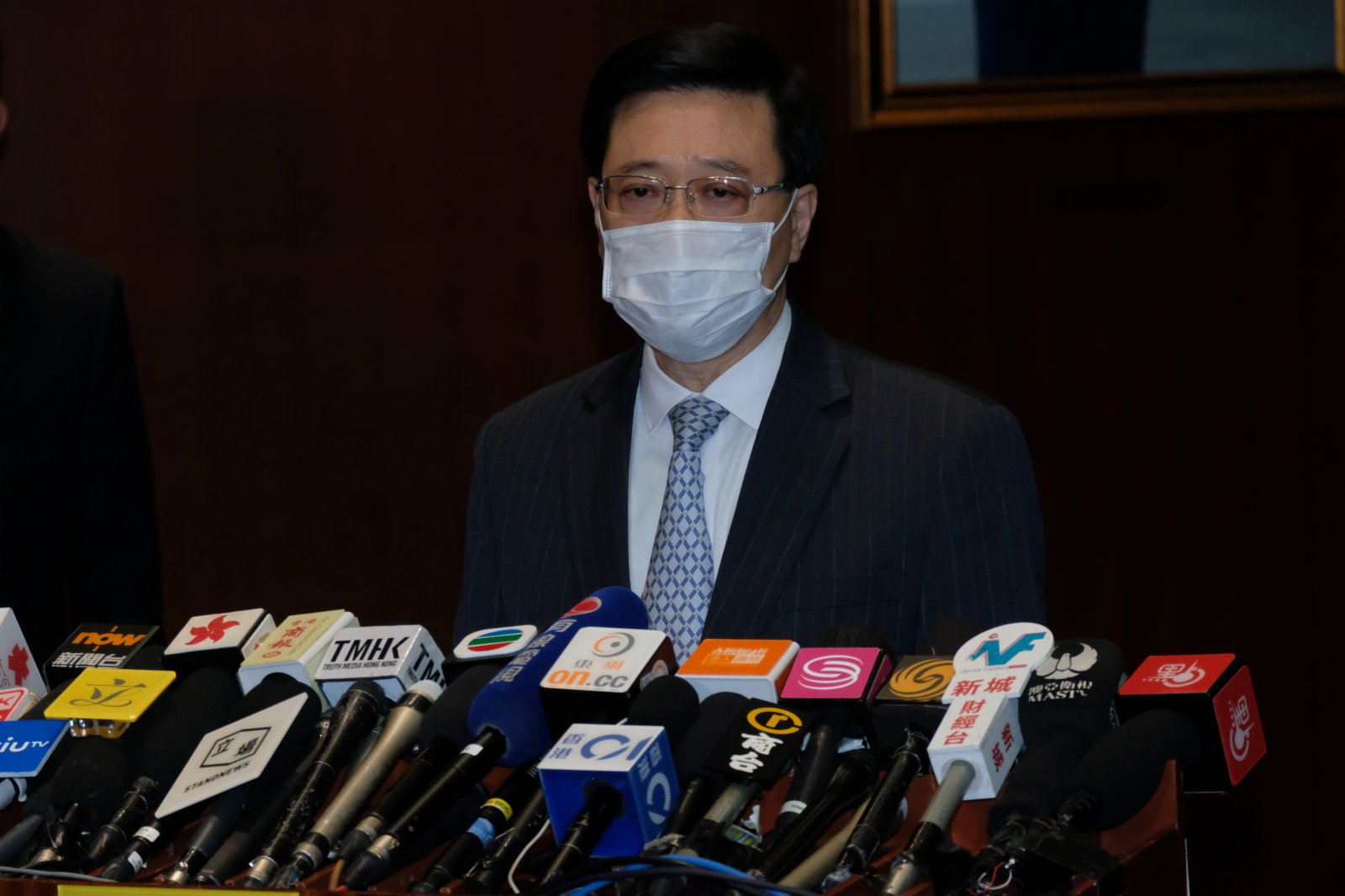 李家超挑战国安底线如引火自焚必付沉重代价