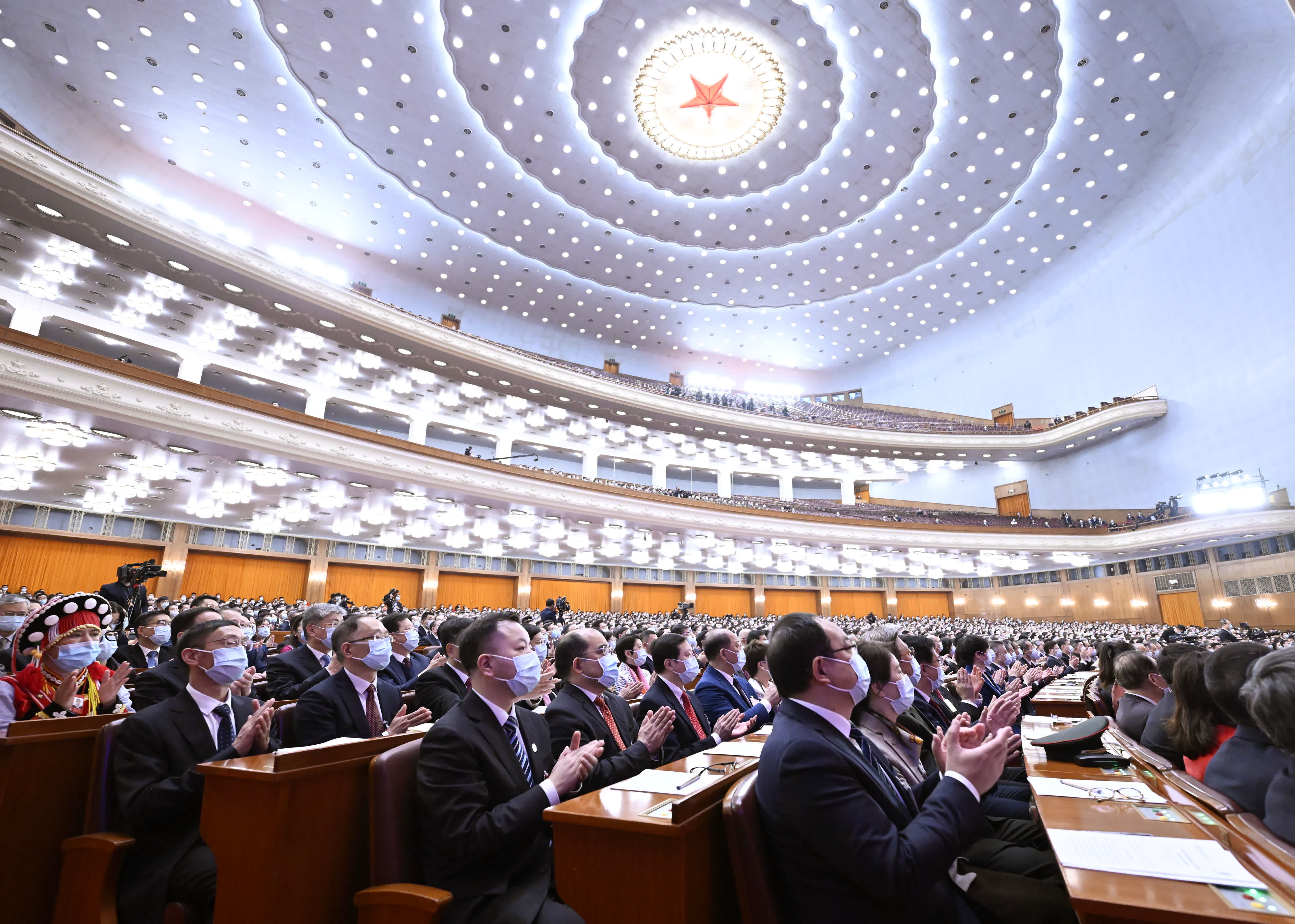 全國政協十四屆一次會議開幕會在人民大會堂舉行。（新華社）