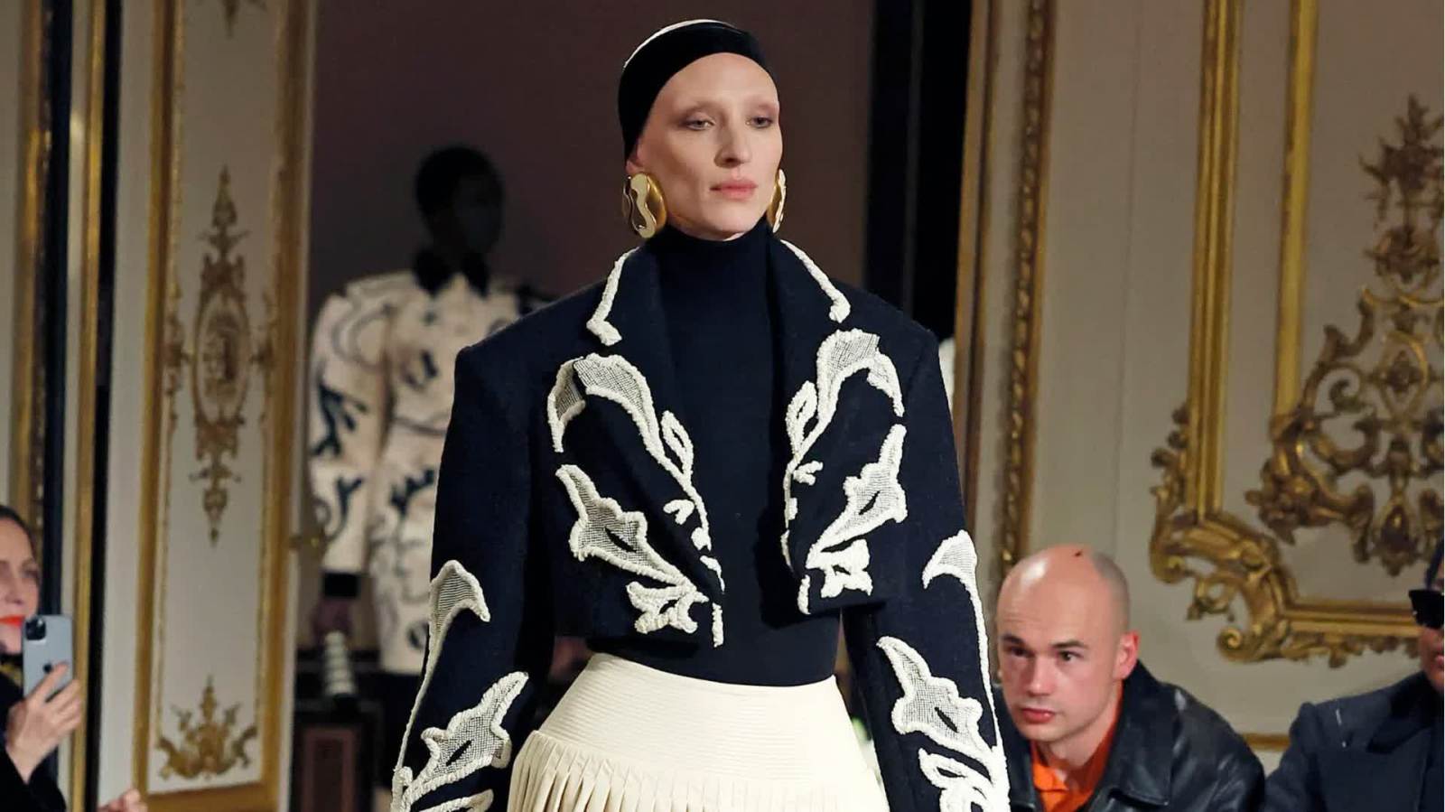 巴黎時裝周——斯基亞帕雷利發布秋冬新品成衣