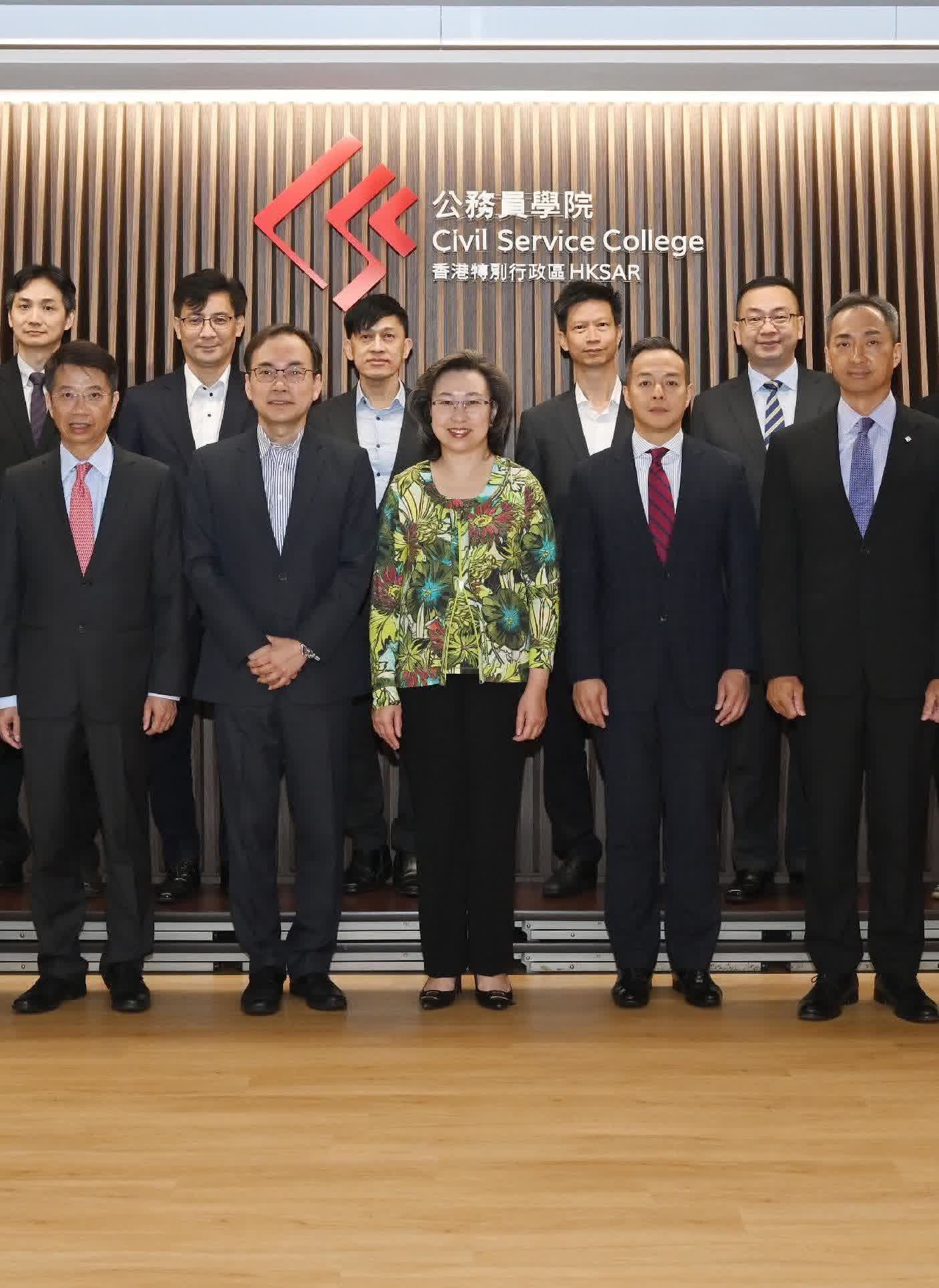 國家事務研習課程重啟　首批23名首長級公務員赴京