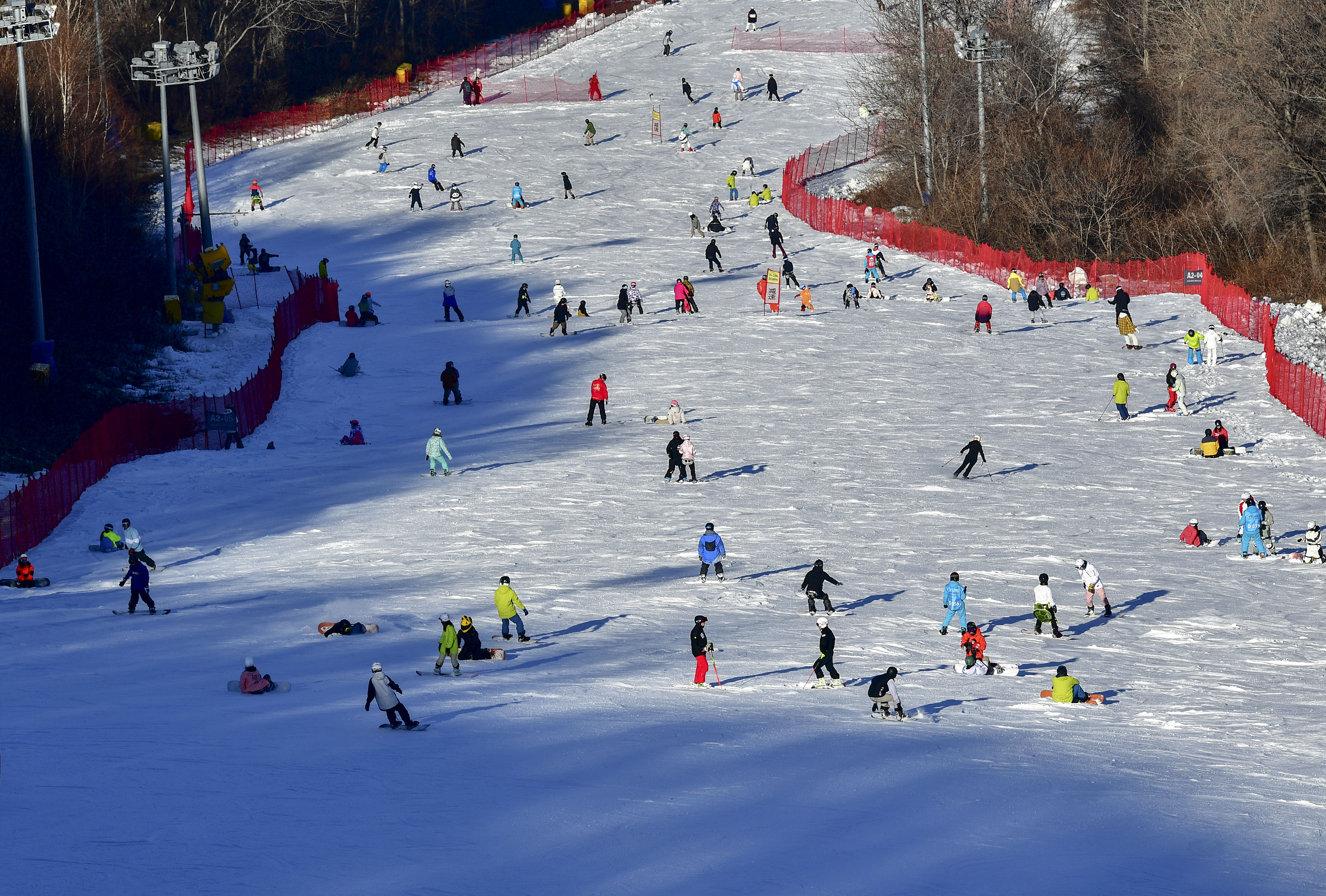 雪道上滿是「技癢」的滑雪愛好者（香港文匯網記者盧冶 攝）