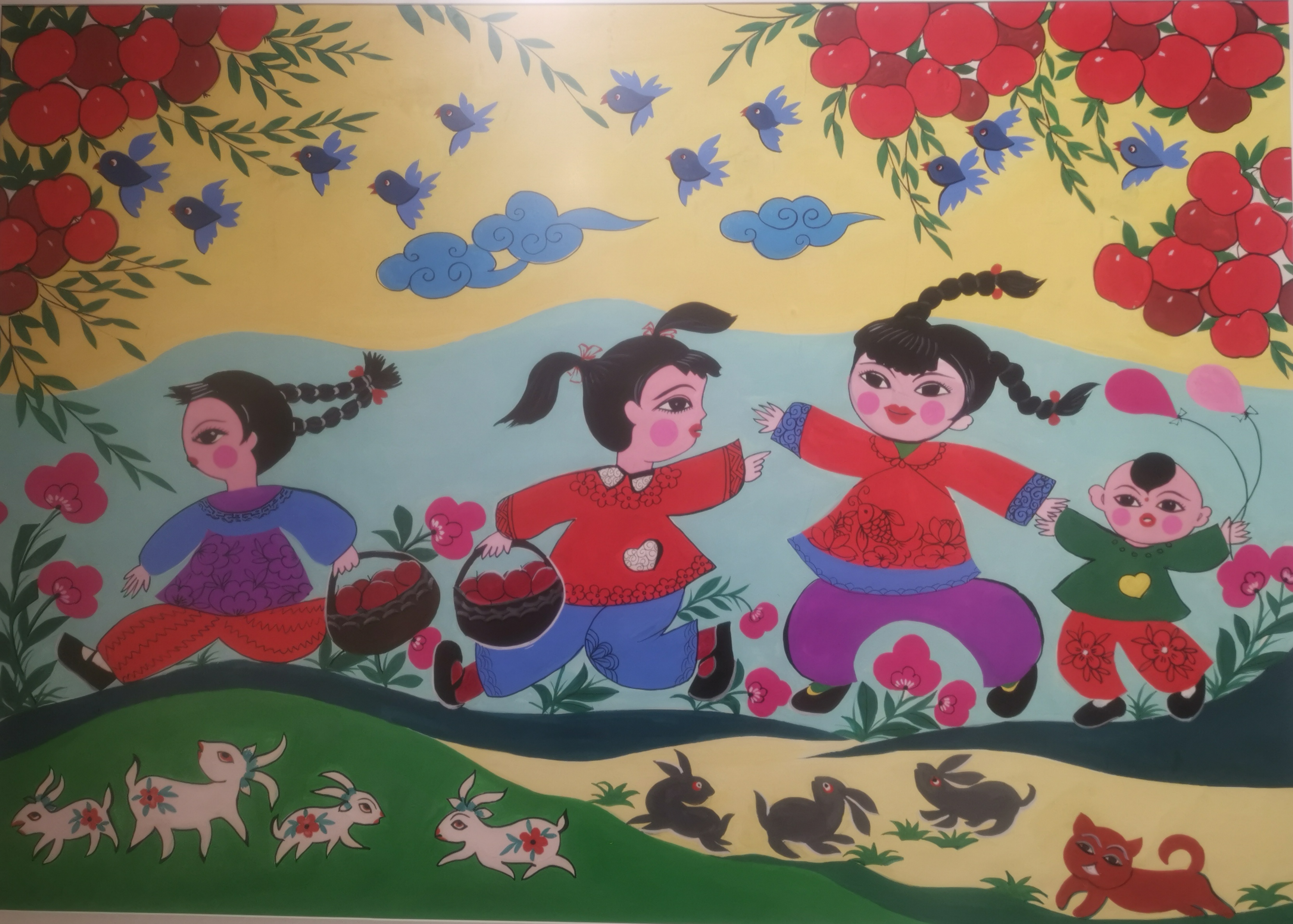 此次農民畫展展出的作品以慶陽的作者為主，還有天水、蘭州、金昌、定西的農民畫作者的作品，共70幅。為了便於交流學習，還邀請全國著名畫鄉吉林東豐縣農民畫作者創作的作品13幅一併展出。圖為《丰收的季节》。