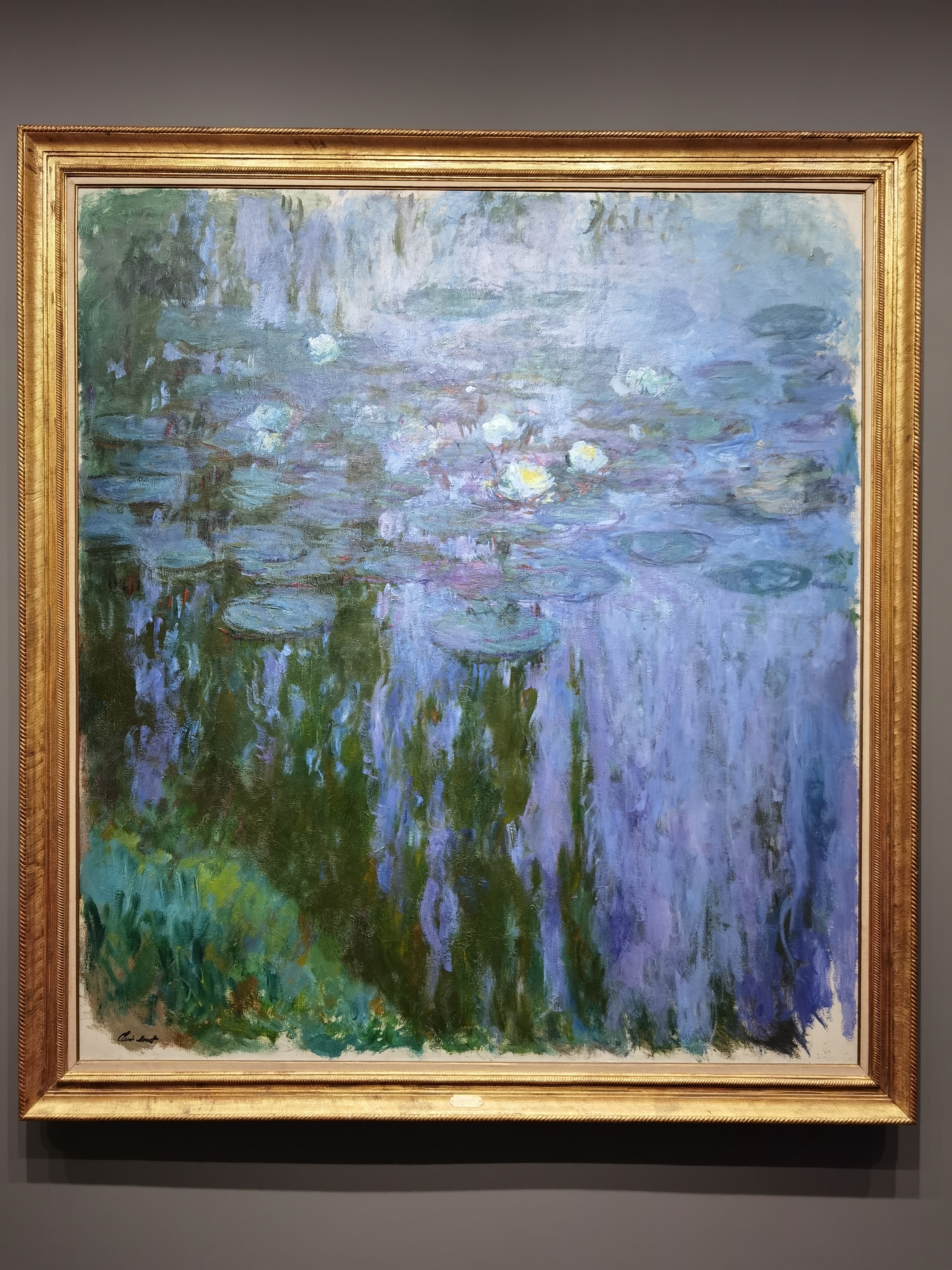 克勞德·莫奈《睡蓮》1916年-1919年左右，布面油畫（張帆攝）