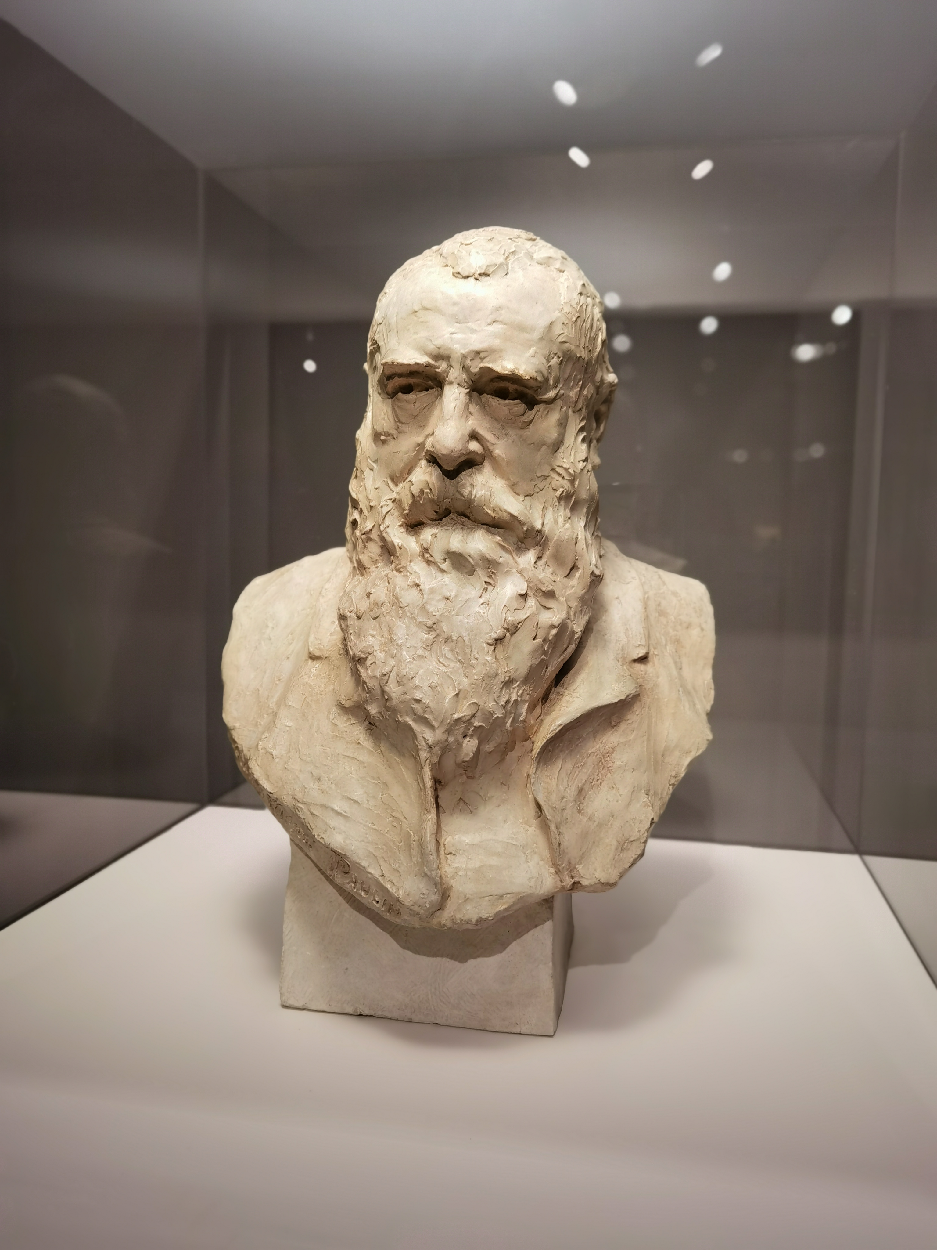 保羅·波林《克勞德·莫奈石膏像》，1910年（張帆攝）