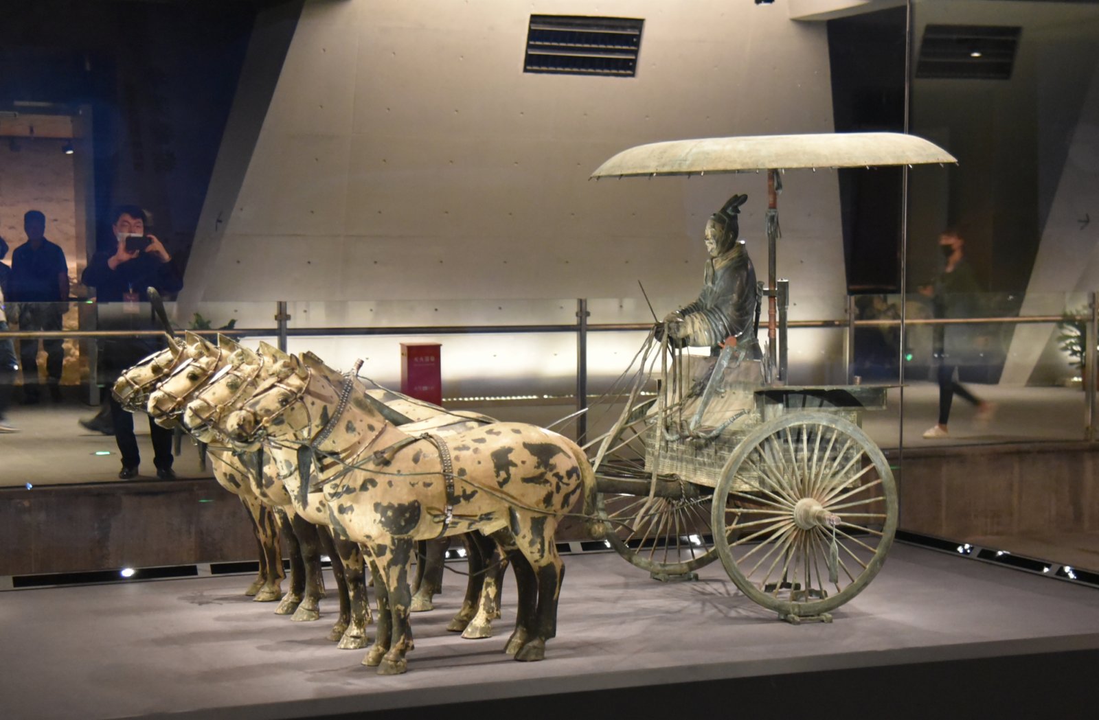 秦始皇帝陵銅車馬館試開放- 神州- 香港文匯網