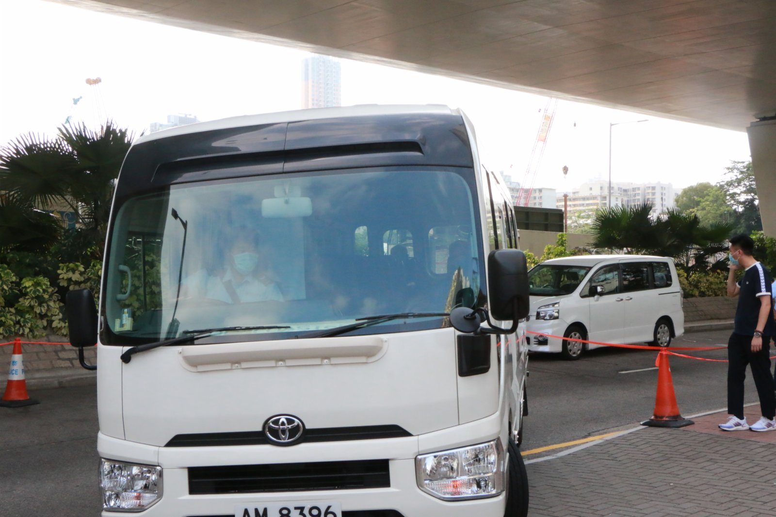 《蘋果》張劍虹羅偉光涉違國安法 今早警車押解提堂 - 香港 - 香港文匯網