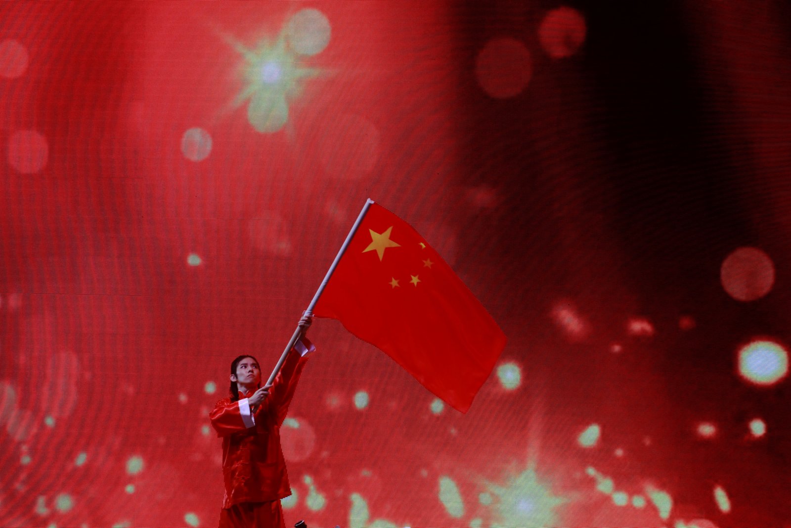 文藝晚會以歌曲、舞蹈、詩歌朗誦等多種藝術手法呈現。（香港文匯報記者攝）