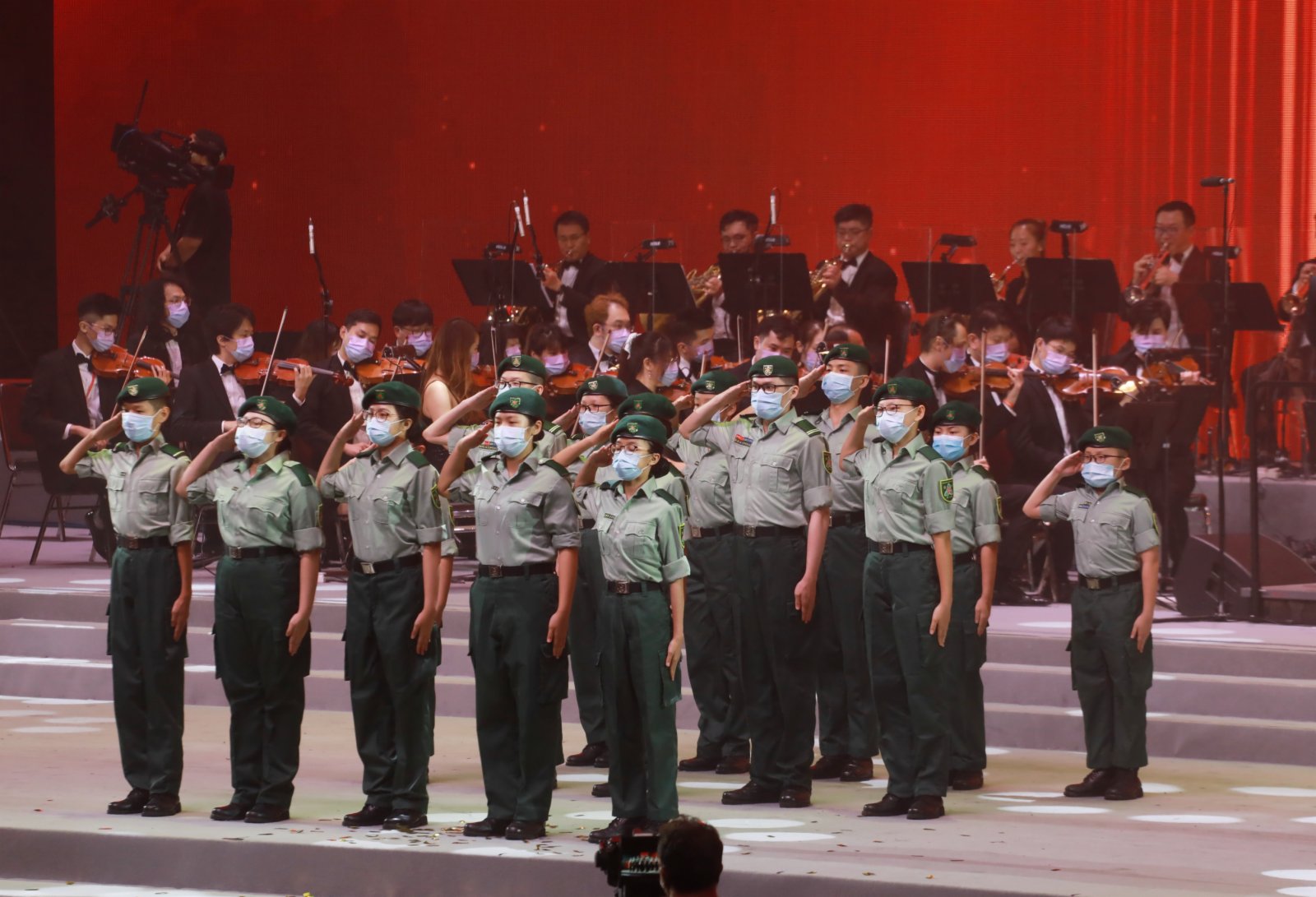 「百年風華」香港各界青年慶祝中國共產黨成立100周年暨香港回歸祖國24周年文藝晚會今晚（30日）在香港體育館舉行。（香港文匯報記者攝）