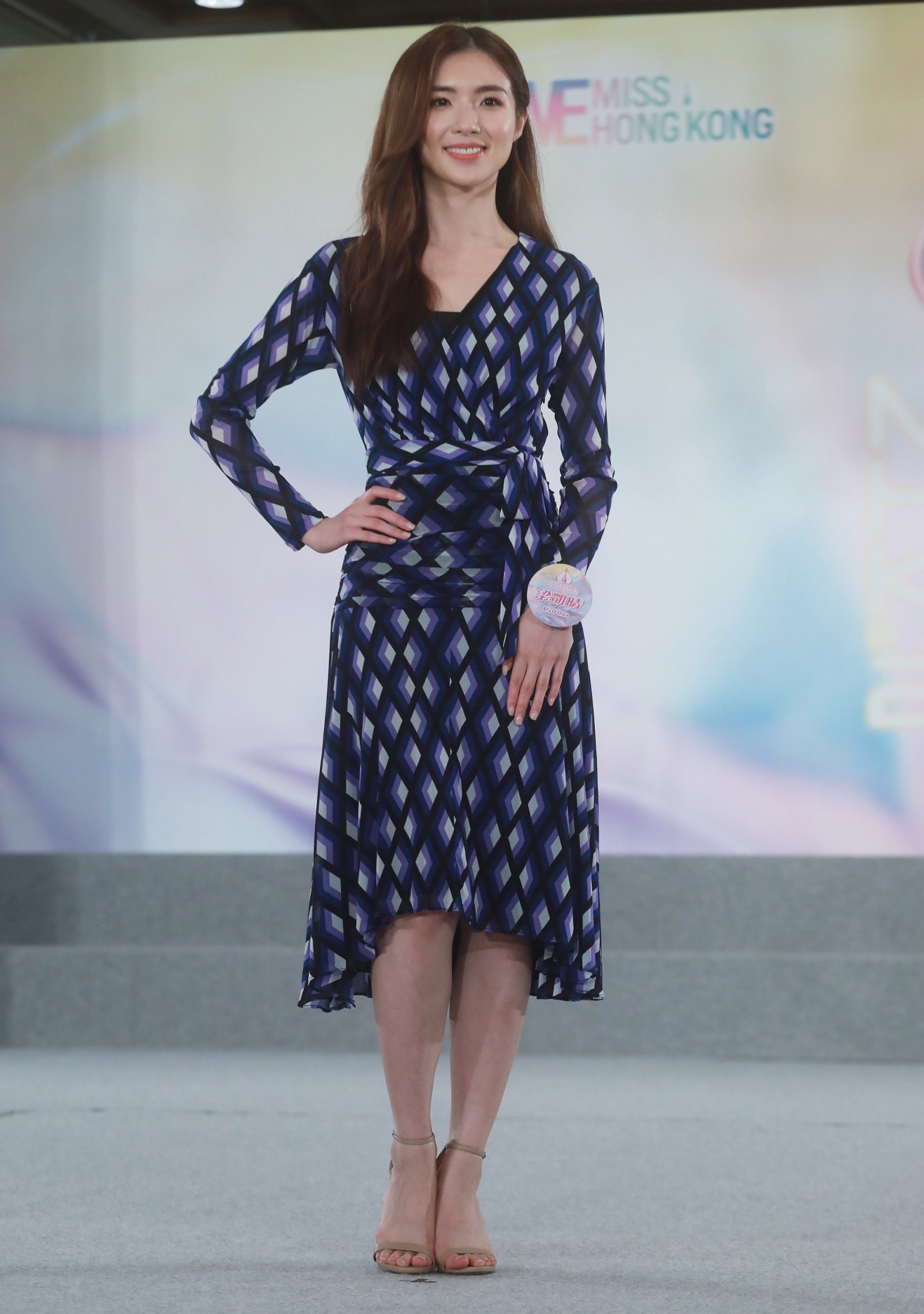 26歲梁凱晴(Carina Leung),是一名市場行銷,身高167cm,志向是成為一個有影響力的人。(大公文匯全媒體記者攝) 26歲梁凱晴(Carina Leung),是一名市場行銷,身高167cm,志向是成為一個有影響力的人。(大公文匯全媒體記者攝)
