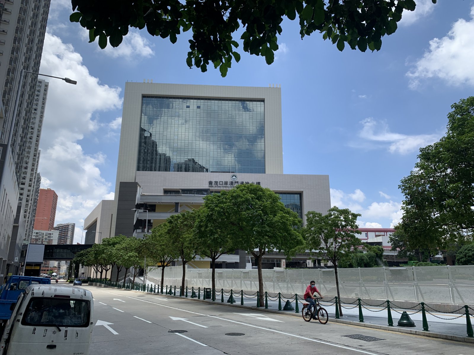 澳門青茂口岸行人天橋開放使用（車玲玲攝 ）