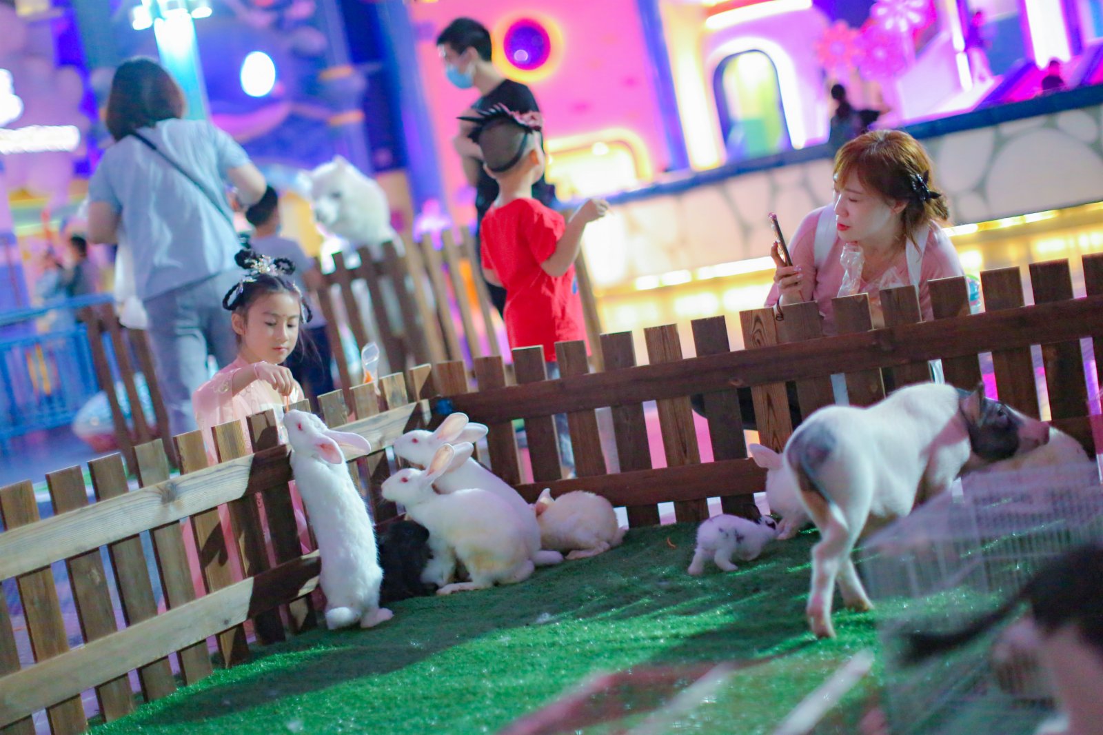 中秋小長假盛行「國潮風」短途親子游(記者宋偉攝)