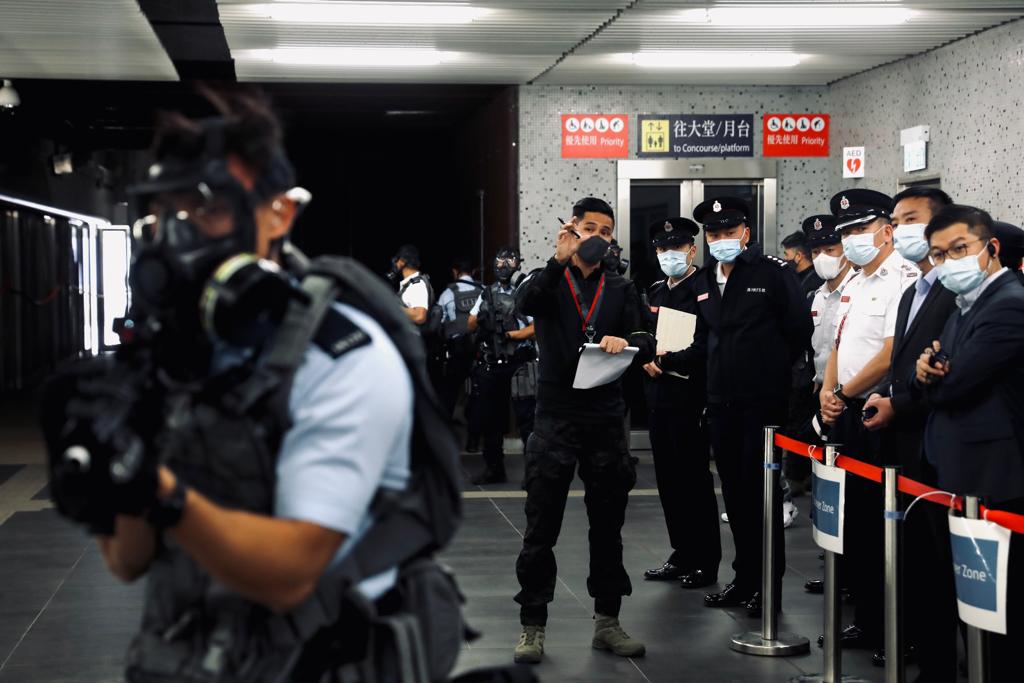 警務處聯同消防處及港鐵公司進行反恐演習。（警方Facebook）