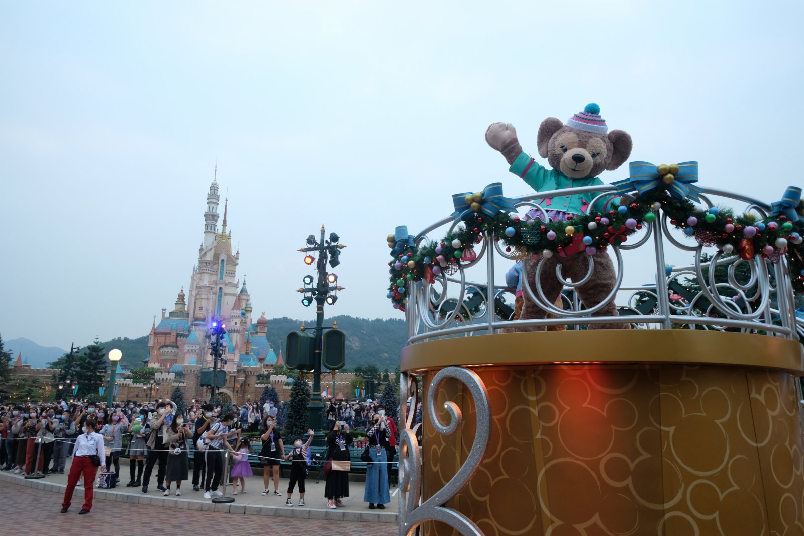 香港迪士尼樂園「A Disney Christmas」聖誕主題活動。(大公文匯全媒體記者 麥鈞傑 攝) 香港迪士尼樂園「A Disney Christmas」聖誕主題活動。(大公文匯全媒體記者 麥鈞傑 攝)