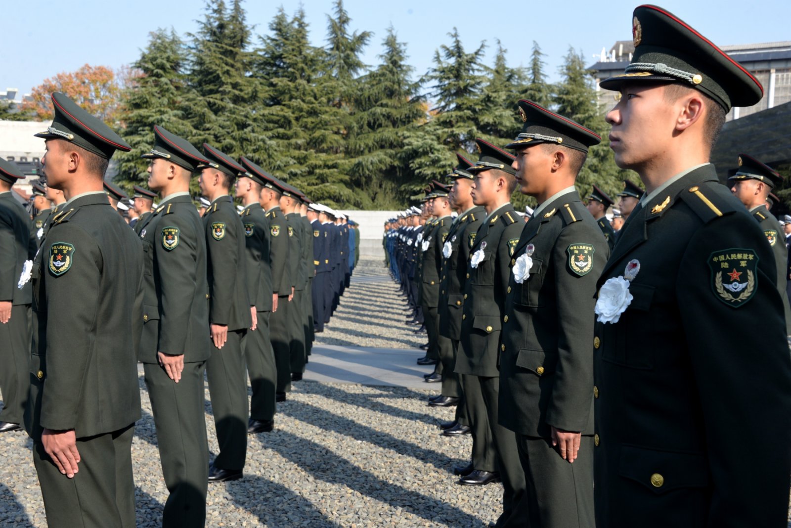 參加國家公祭儀式的解放軍戰士代表。（記者賀鵬飛攝）