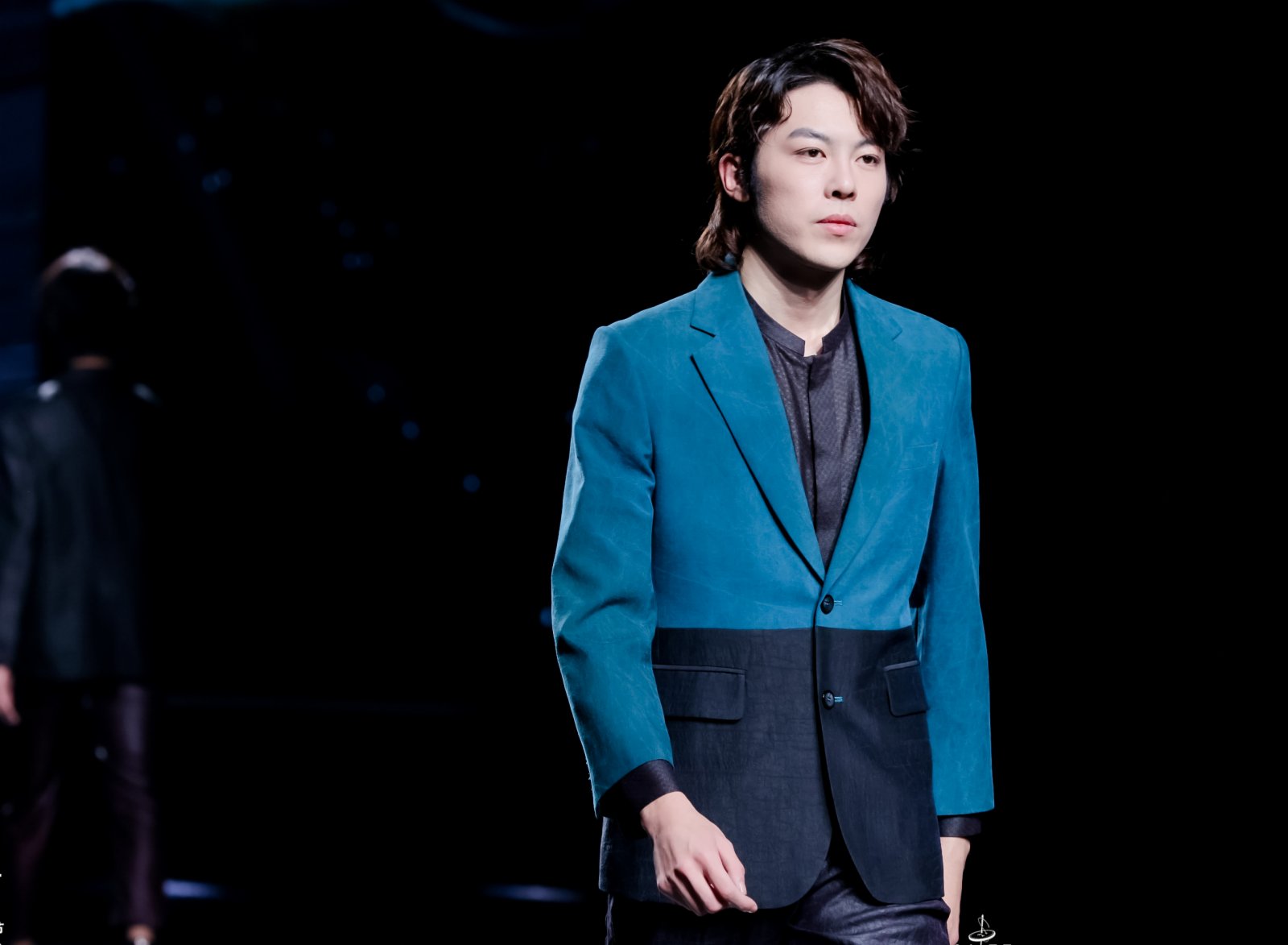 香雲紗被稱為全球手工植物染生產方式中的「孤品」。（受訪者供圖）