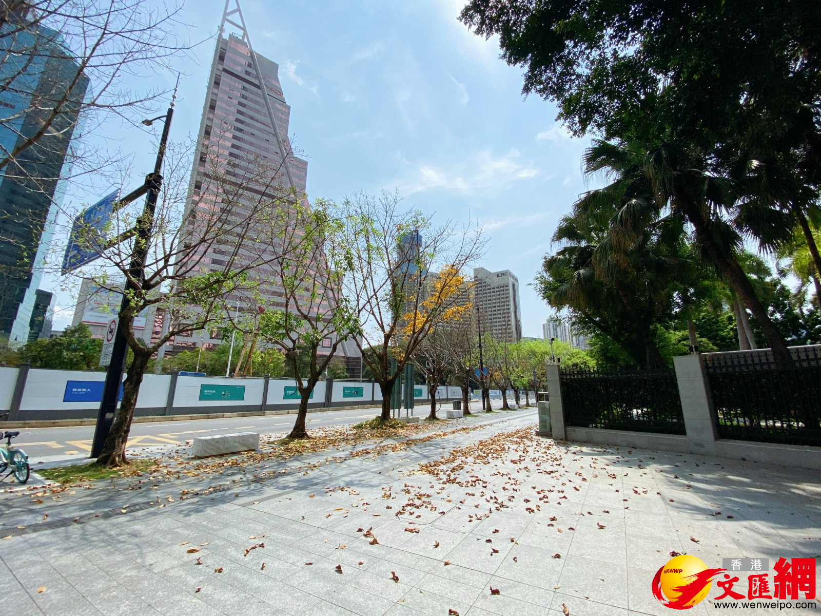 有網友調侃:「這樣慢節奏的深圳已是許久未見,但偶爾慢一下也無妨。」 有網友調侃:「這樣慢節奏的深圳已是許久未見,但偶爾慢一下也無妨。」