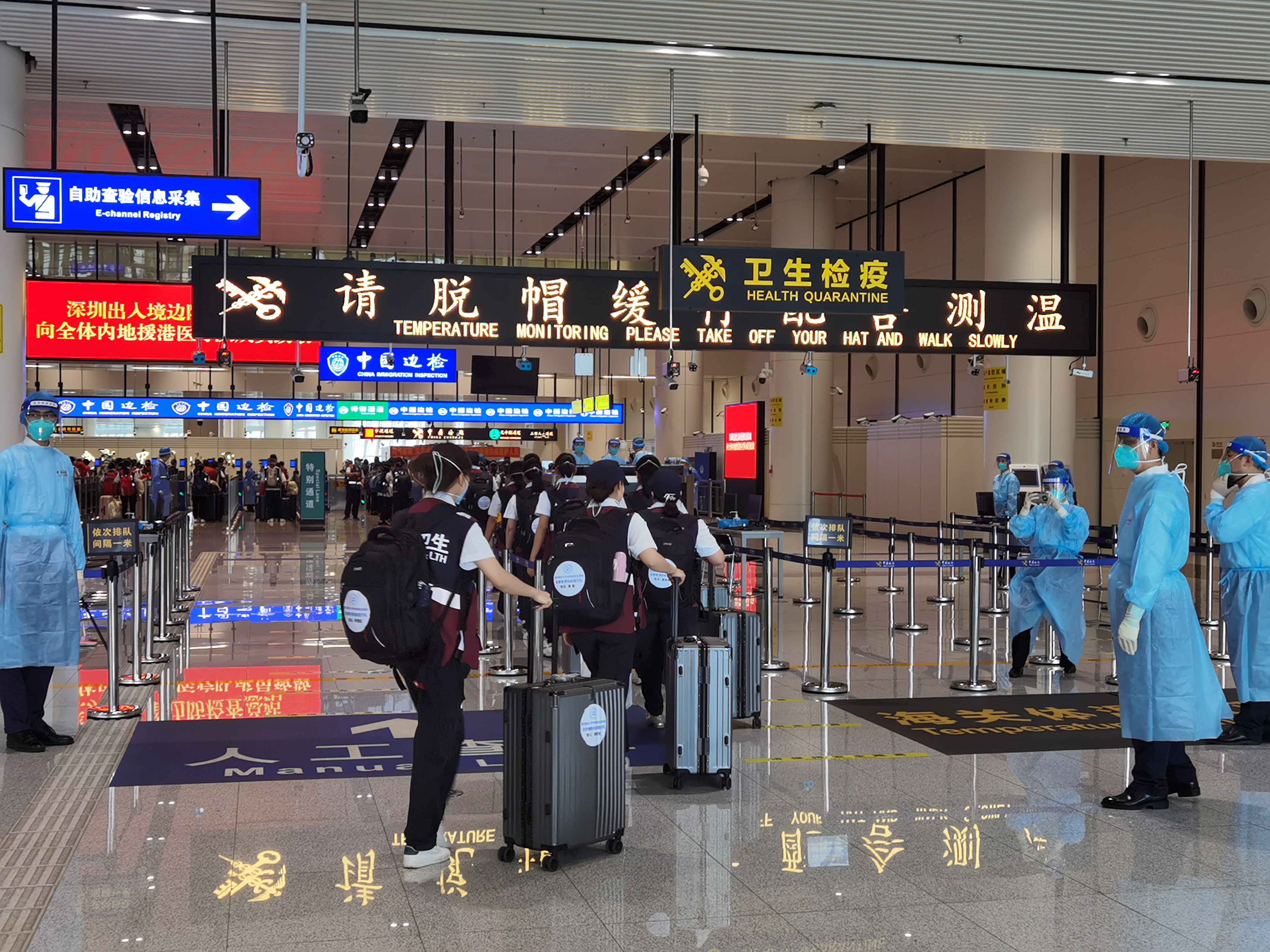蓮塘口岸旅檢離境大樓。(記者郭若溪攝) 蓮塘口岸旅檢離境大樓。(記者郭若溪攝)