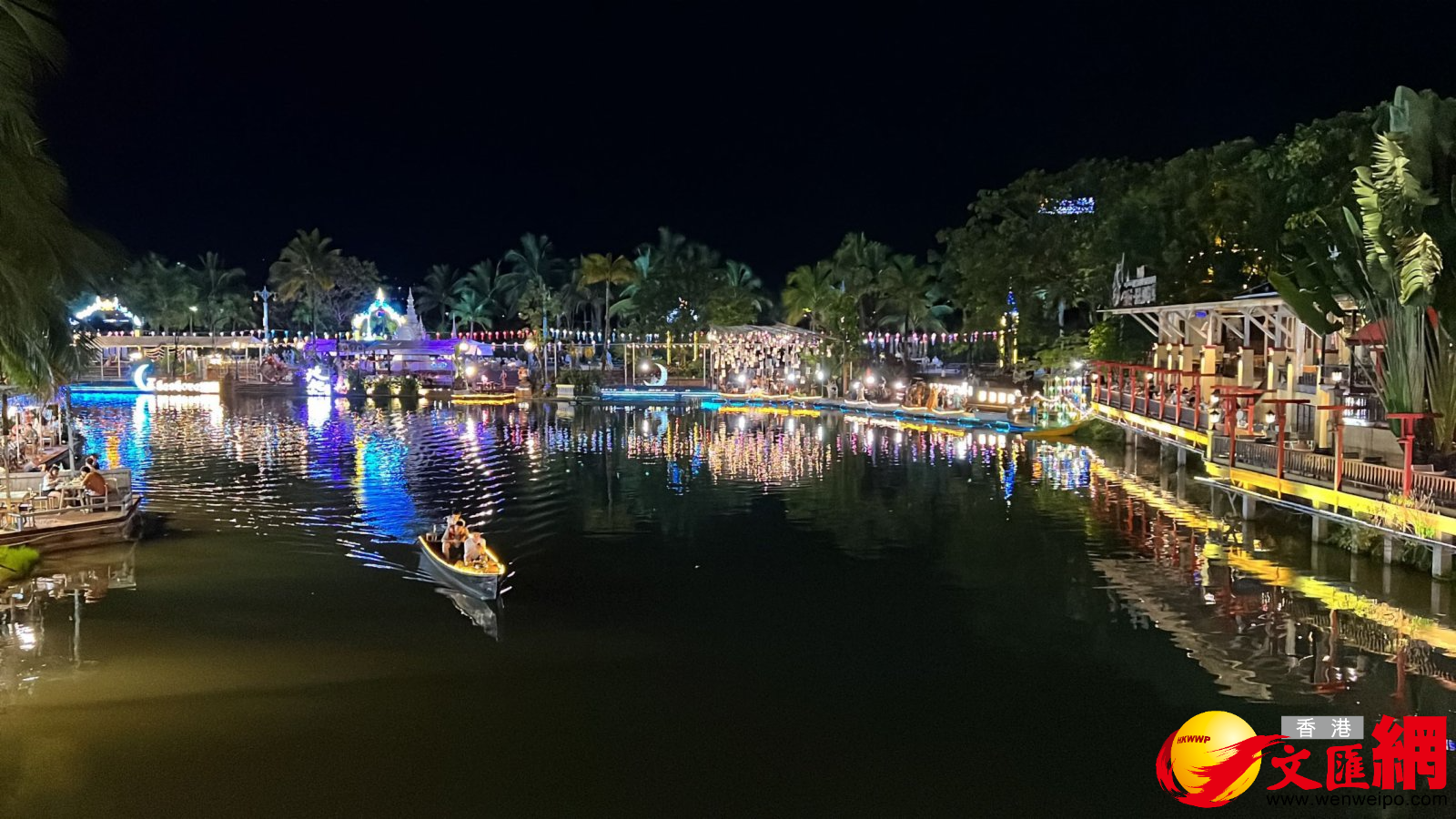 可以「假裝在泰國」的星光夜市。（記者譚旻煦 攝）