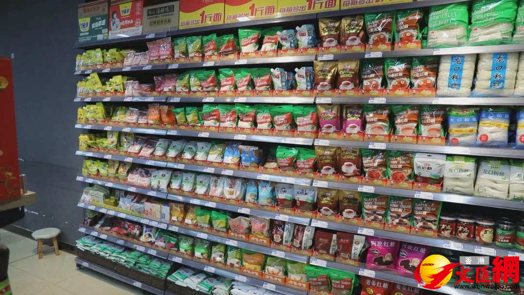 河北瑞熠天澱粉製造有限公司產品展櫃。（香港文匯網記者顧大鵬 攝）