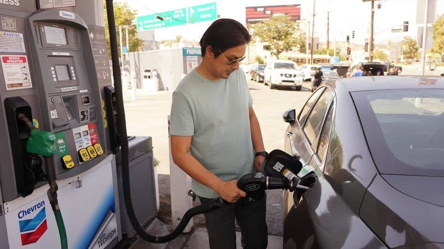 美國加州推零碳排新規　擬2035年禁化石燃料車