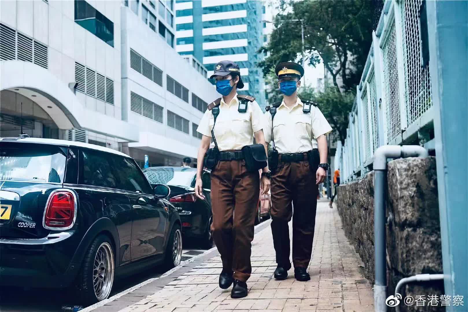9月1日起軍裝警員及交通督導員可在戶外佩戴棒球帽，警帽在特定儀式或場合佩戴。（香港警察微博）