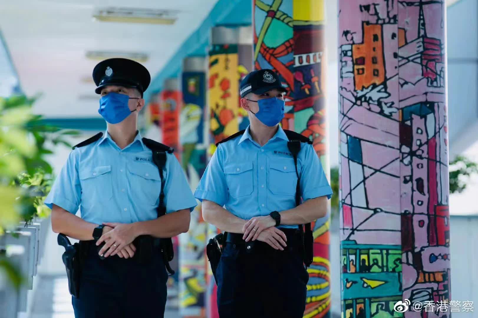 9月1日起軍裝警員及交通督導員可在戶外佩戴棒球帽，警帽在特定儀式或場合佩戴。（香港警察微博）