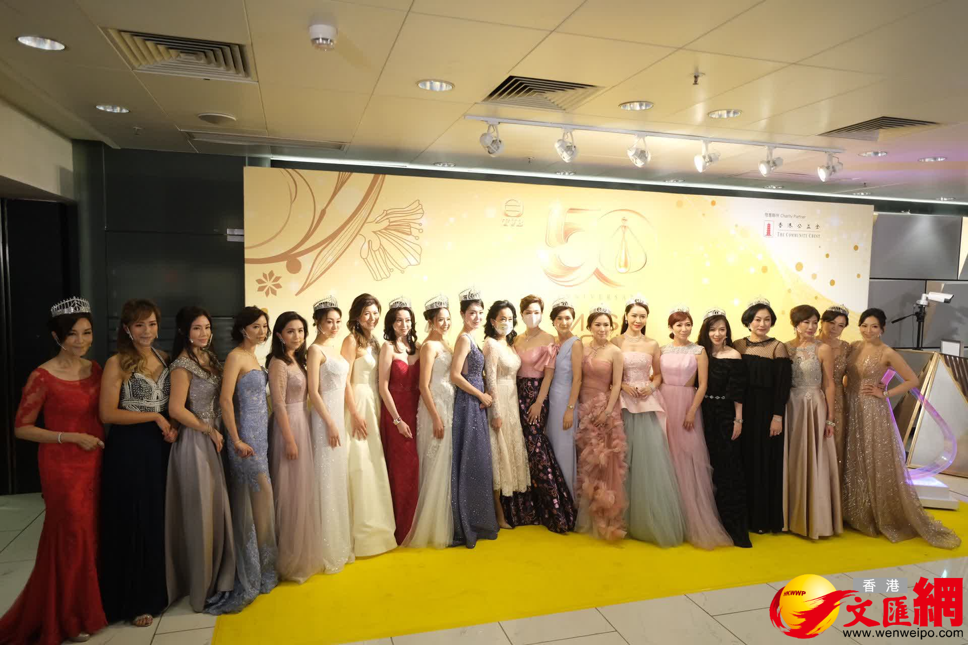 TVB年度選美盛事《2022香港小姐競選》今日（25日）於紅磡香港體育館舉行決賽，不少明星亮相。（大公文匯全媒體記者麥鈞傑 攝）