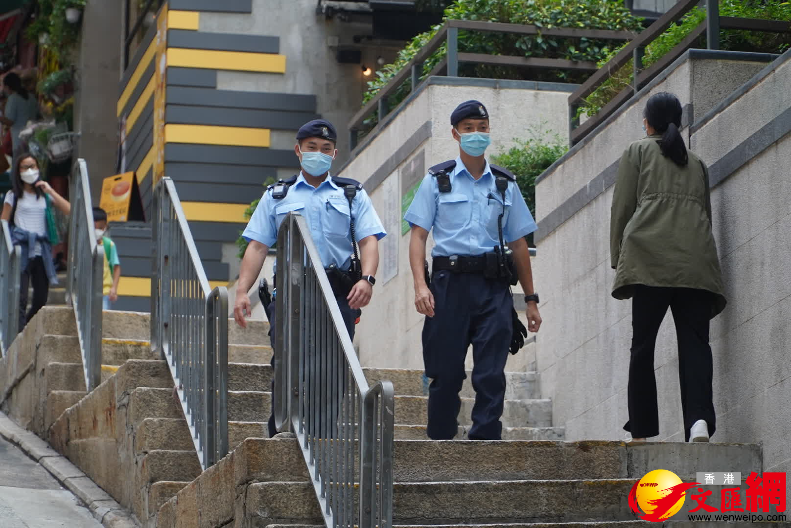 警方高調反恐巡邏。(大公文匯全媒體記者何燊亮攝) 警方高調反恐巡邏。(大公文匯全媒體記者何燊亮攝)