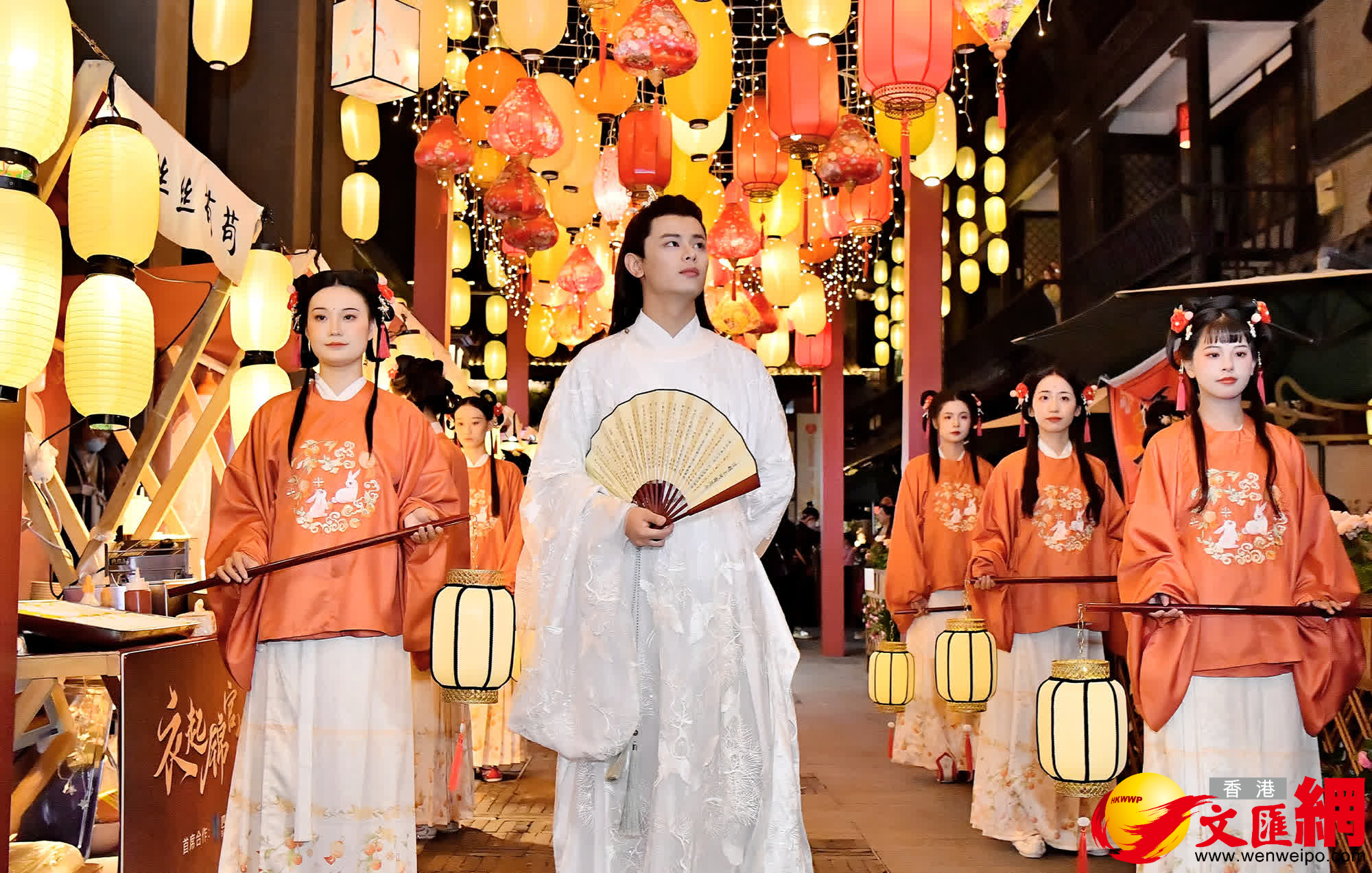精彩的「漢服秀」。（香港文匯網記者李兵 攝）
