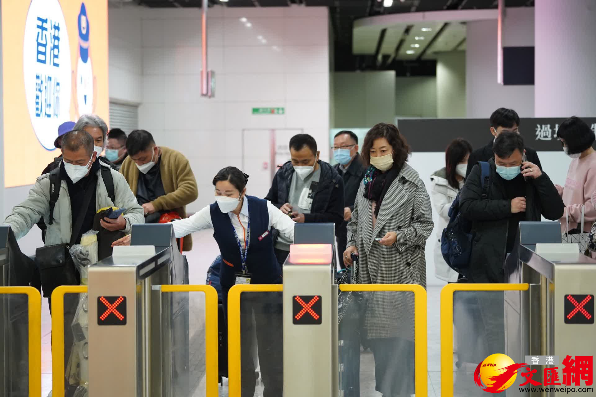 不少旅客南下返港。(大公文匯全媒體記者 麥鈞傑 攝) 不少旅客南下返港。(大公文匯全媒體記者 麥鈞傑 攝)