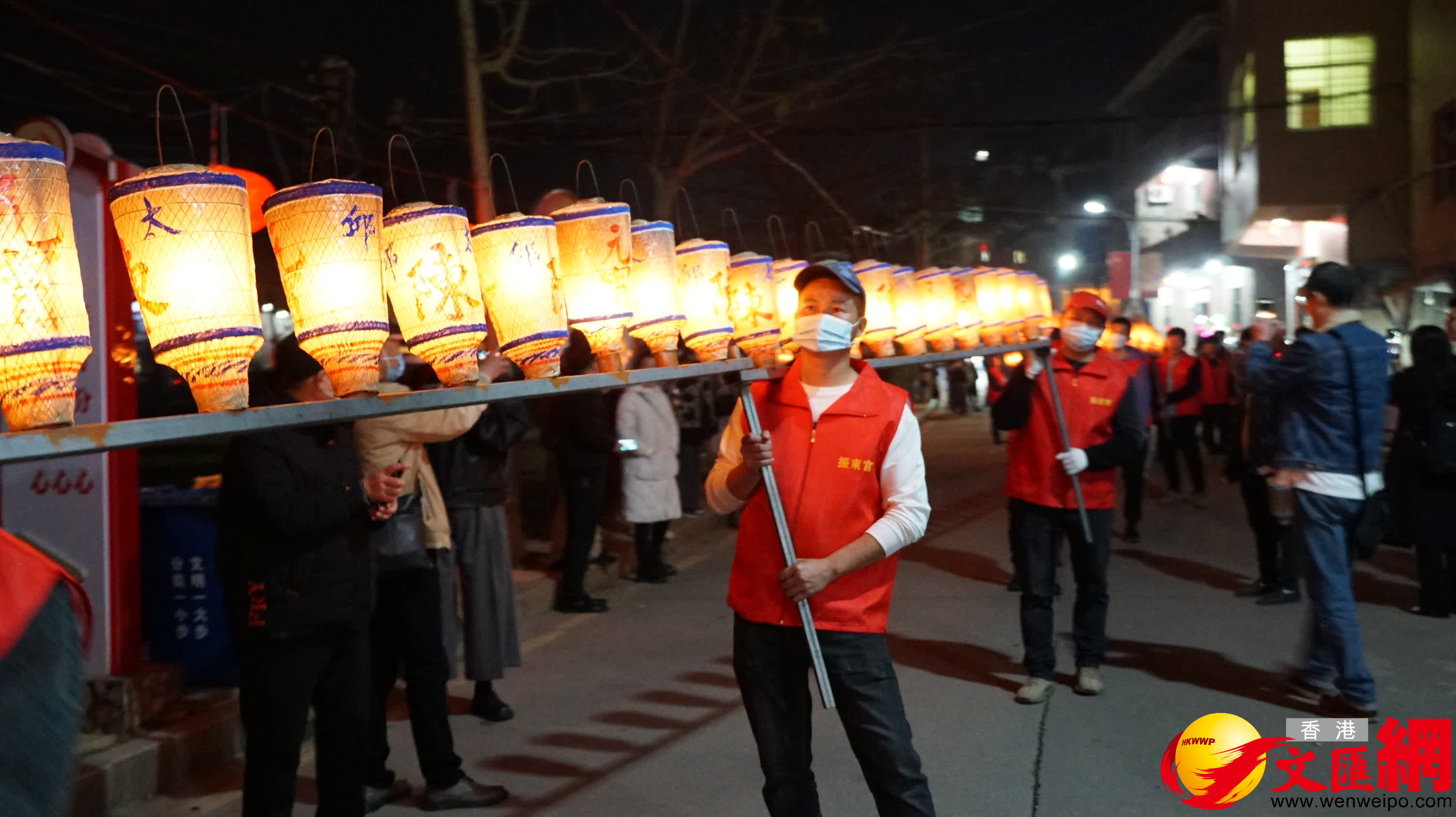 2月5日，福建省泉州市泉港區涂嶺鎮樟腳村舉辦板凳龍燈鬧元宵活動。（蔣煌基攝）