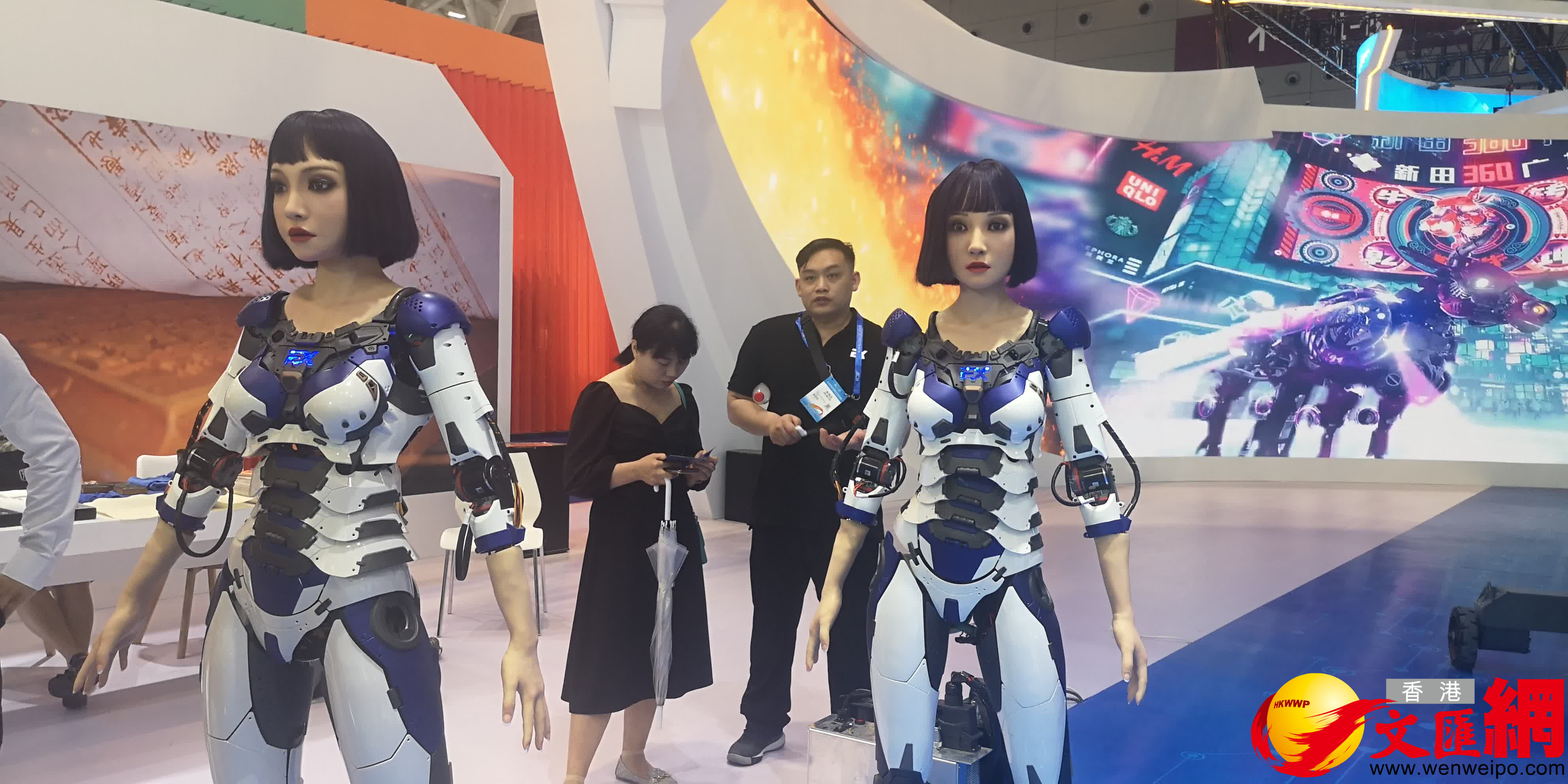 仿生人形機械人。記者石華攝