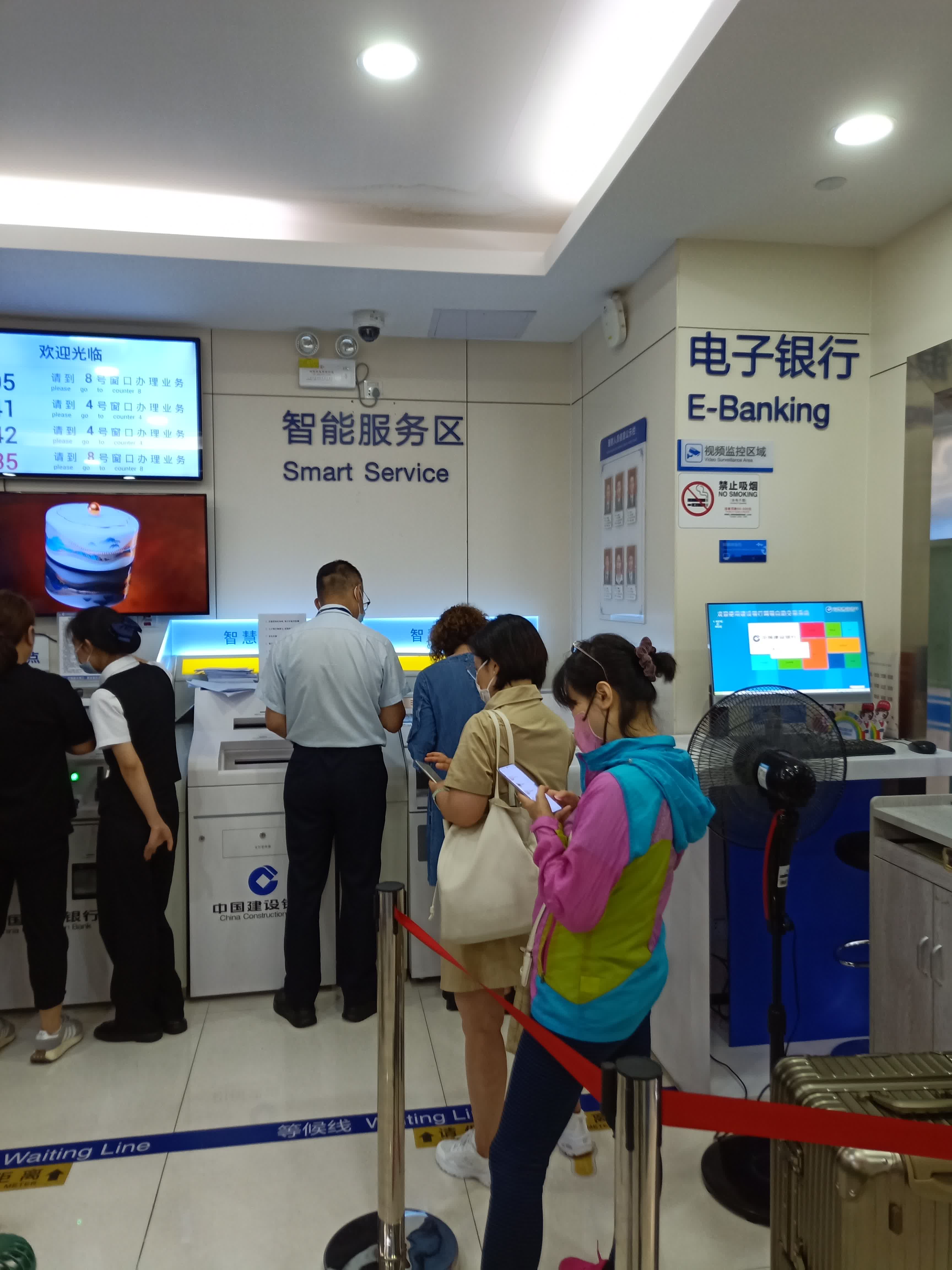 港人深圳羅湖口岸取款方便未有故意刁難及排長龍現象- 神州- 香港文匯網