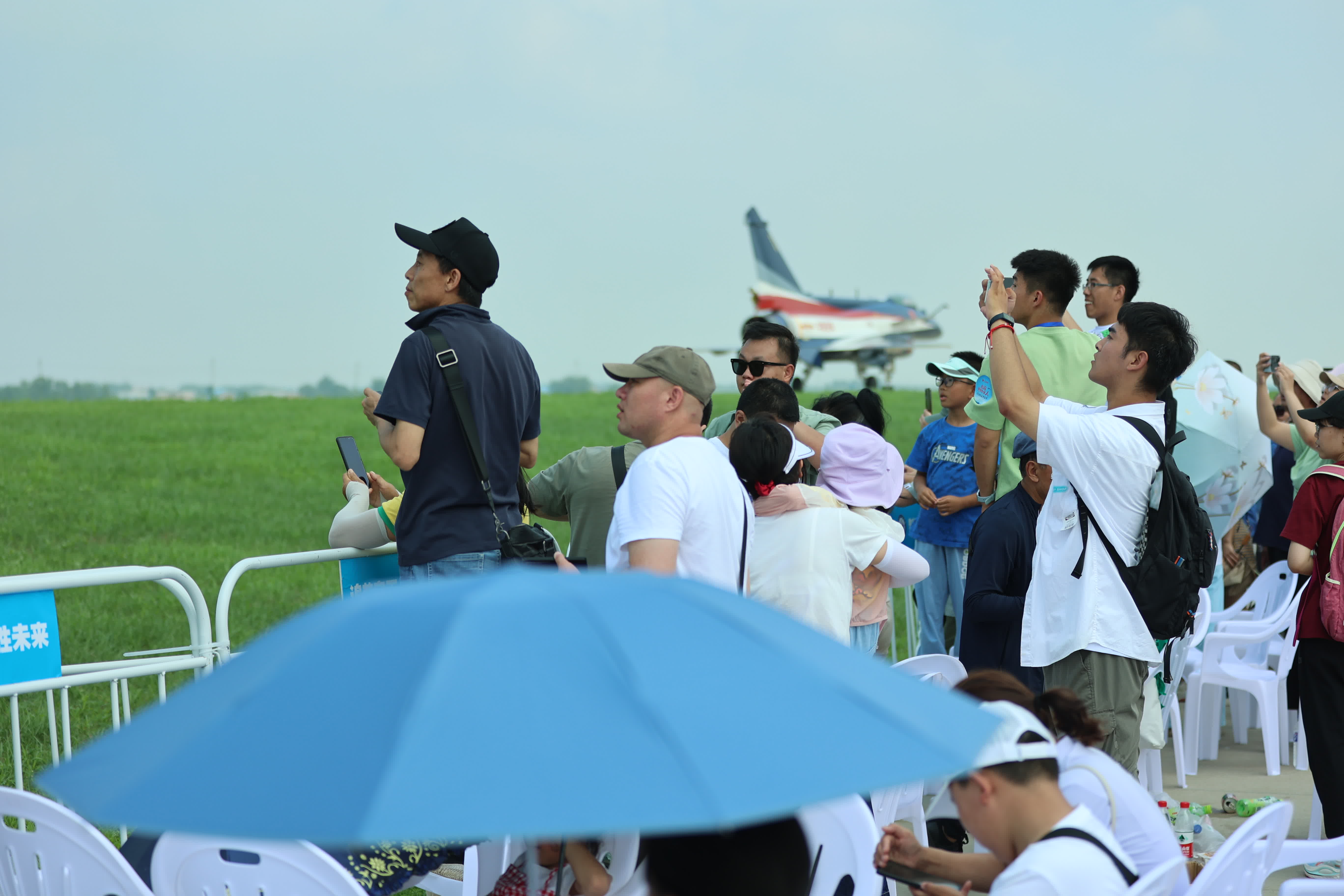 現場觀眾大呼過癮。（盧冶攝）