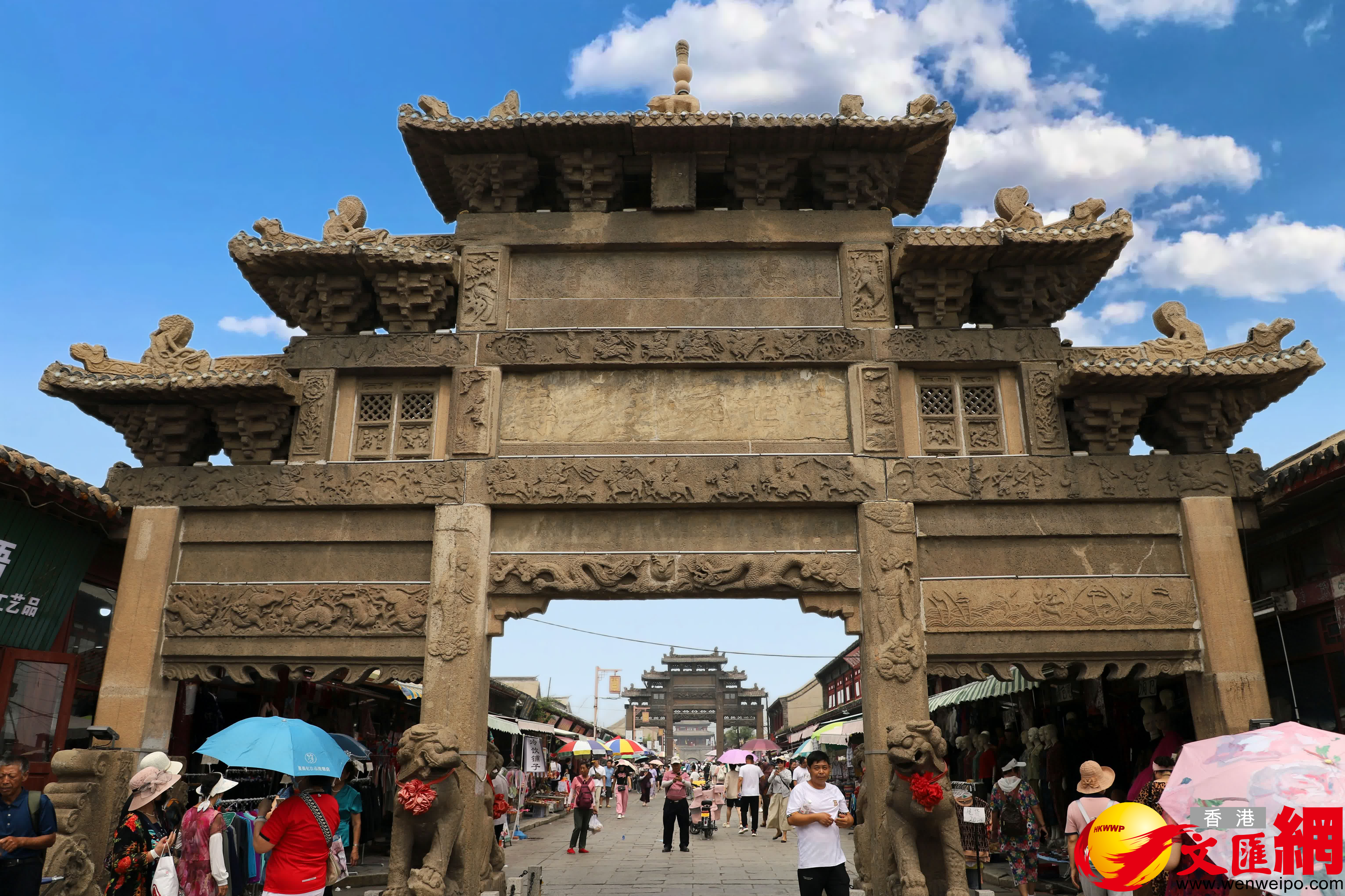 明前鋒總兵祖大壽「忠貞膽智」坊,建於崇禎四年(1631年)。因有倒塌危驗,1969年拆除,現已修復。(記者宋偉攝) 明前鋒總兵祖大壽「忠貞膽智」坊,建於崇禎四年(1631年)。因有倒塌危驗,1969年拆除,現已修復。(記者宋偉攝)