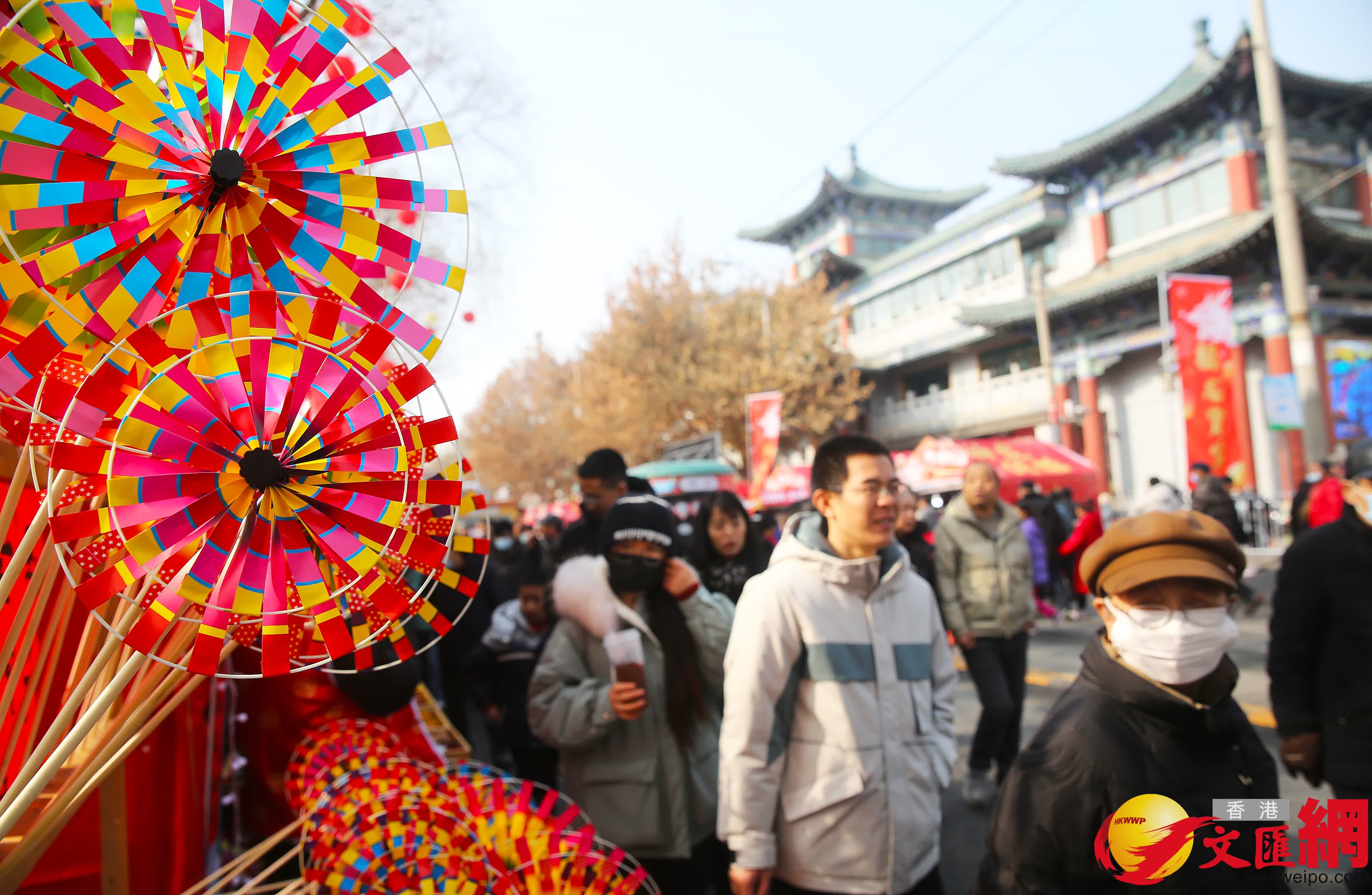 甘肅蘭州黃河河畔年味漸濃。（香港文匯網記者 郭濤 攝）