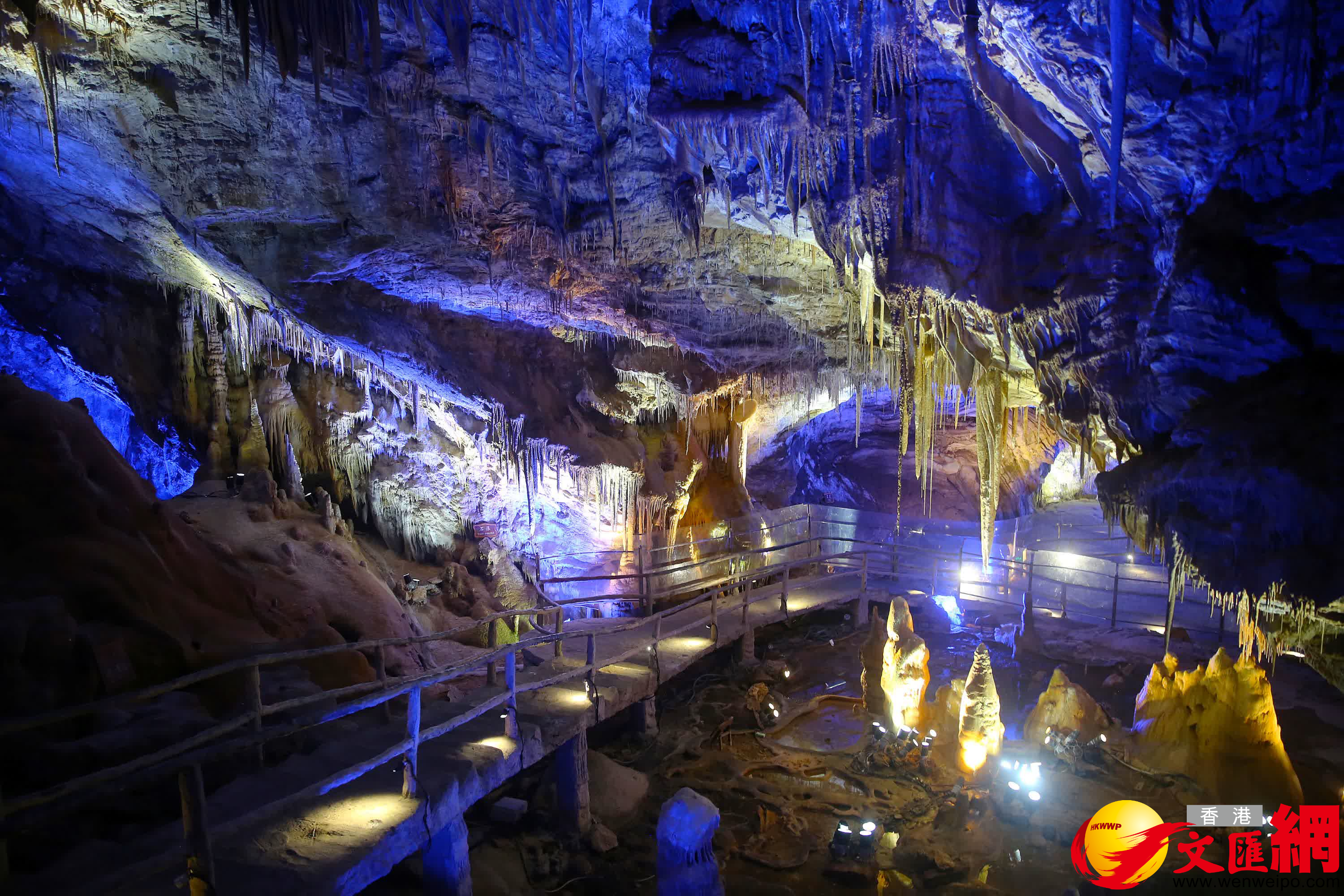 位於甘肅省隴南市的萬象洞有「華夏第一洞」的美譽。（記者郭濤攝）