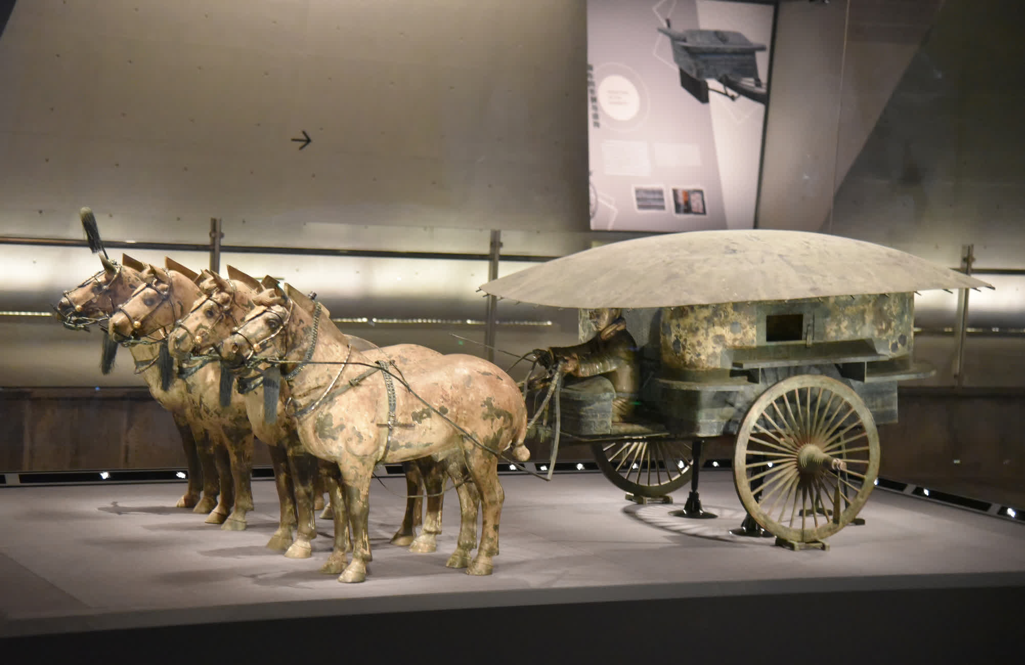 秦始皇帝陵兩乘銅車馬首次在出土地同場展出- 神州- 香港文匯網