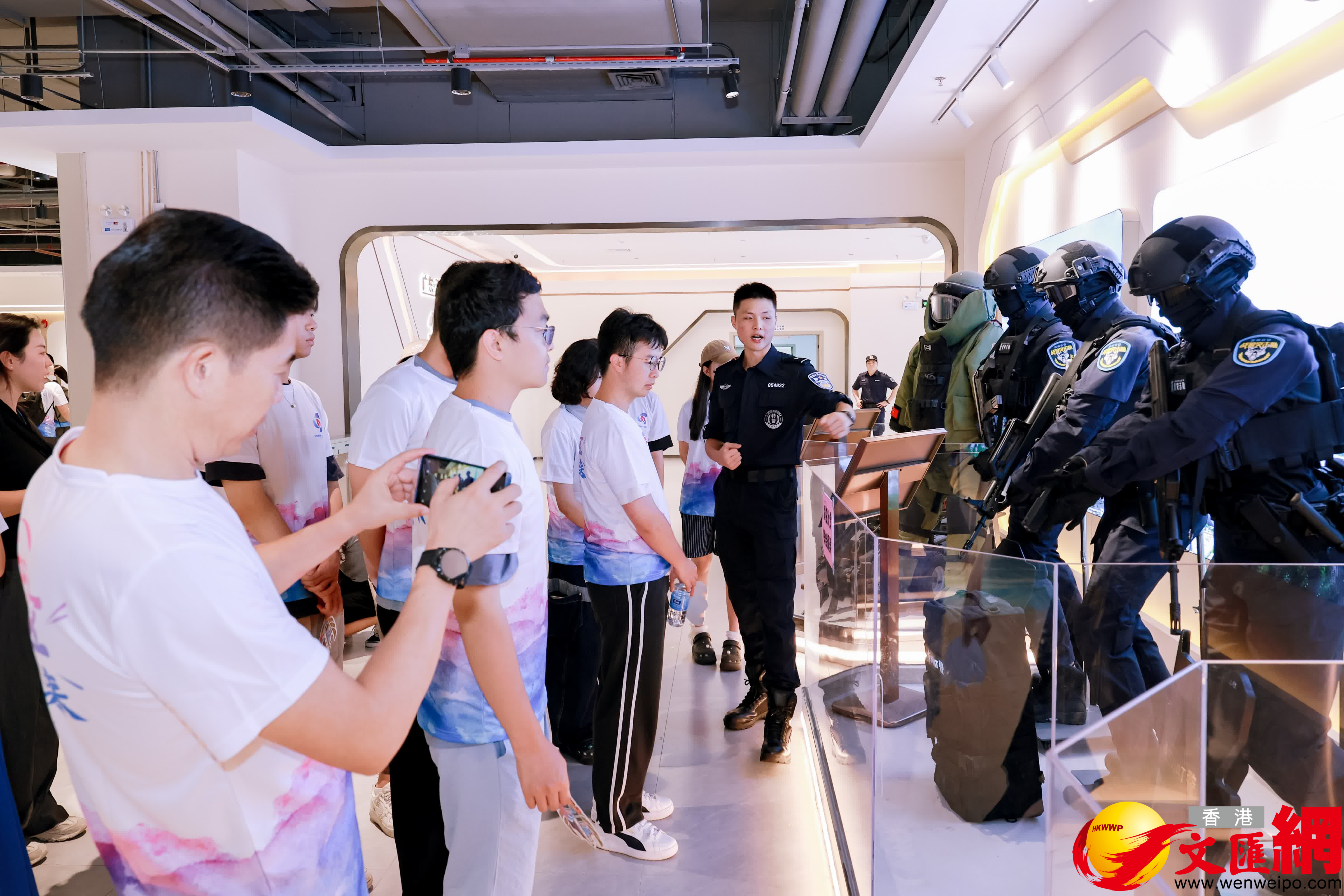 深港澳青年們探訪少年警營活動中心。胡永愛攝
