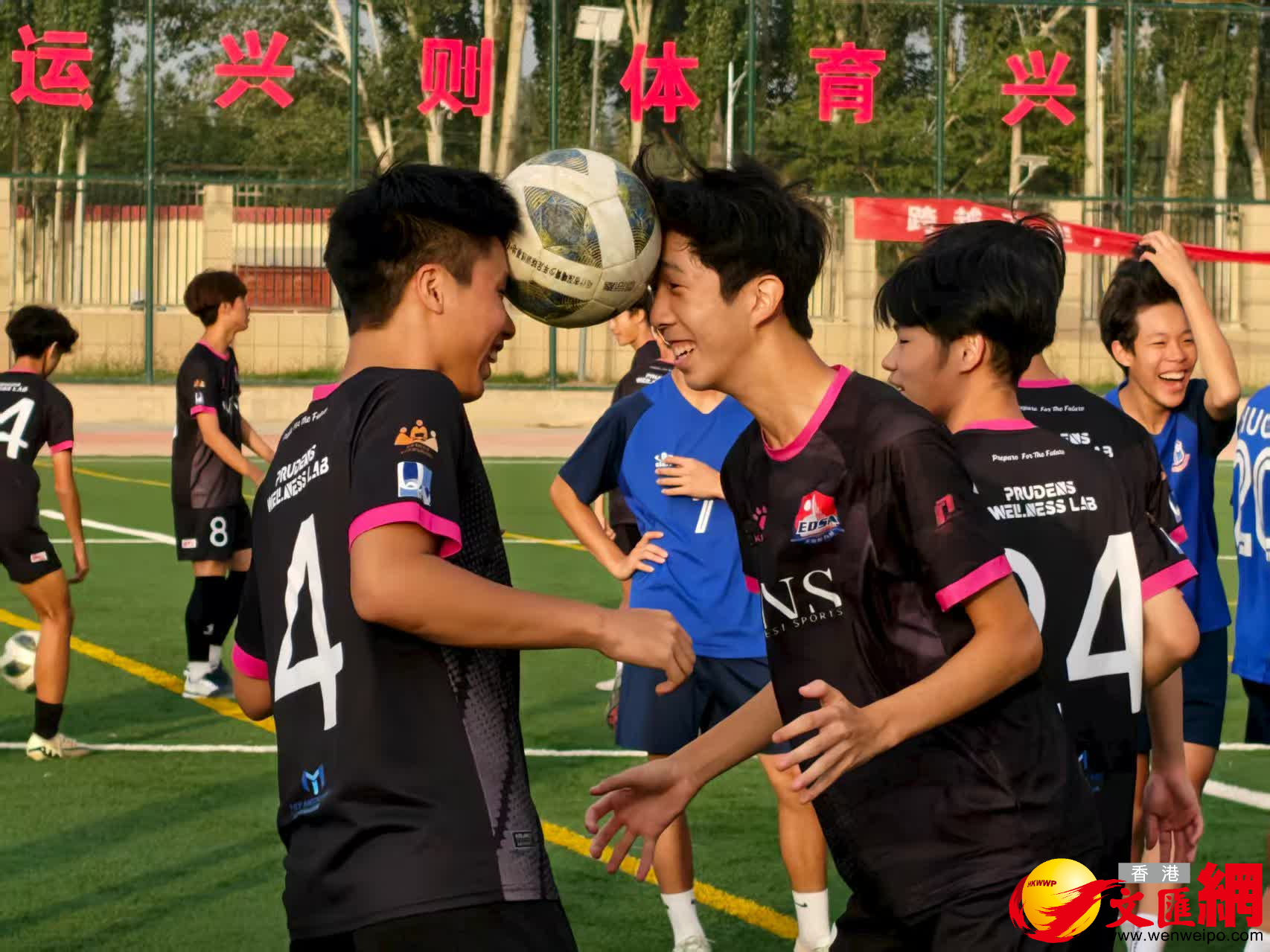 粵港澳疆四地青少年足球技能賽精彩上演。（記者郭濤 攝）