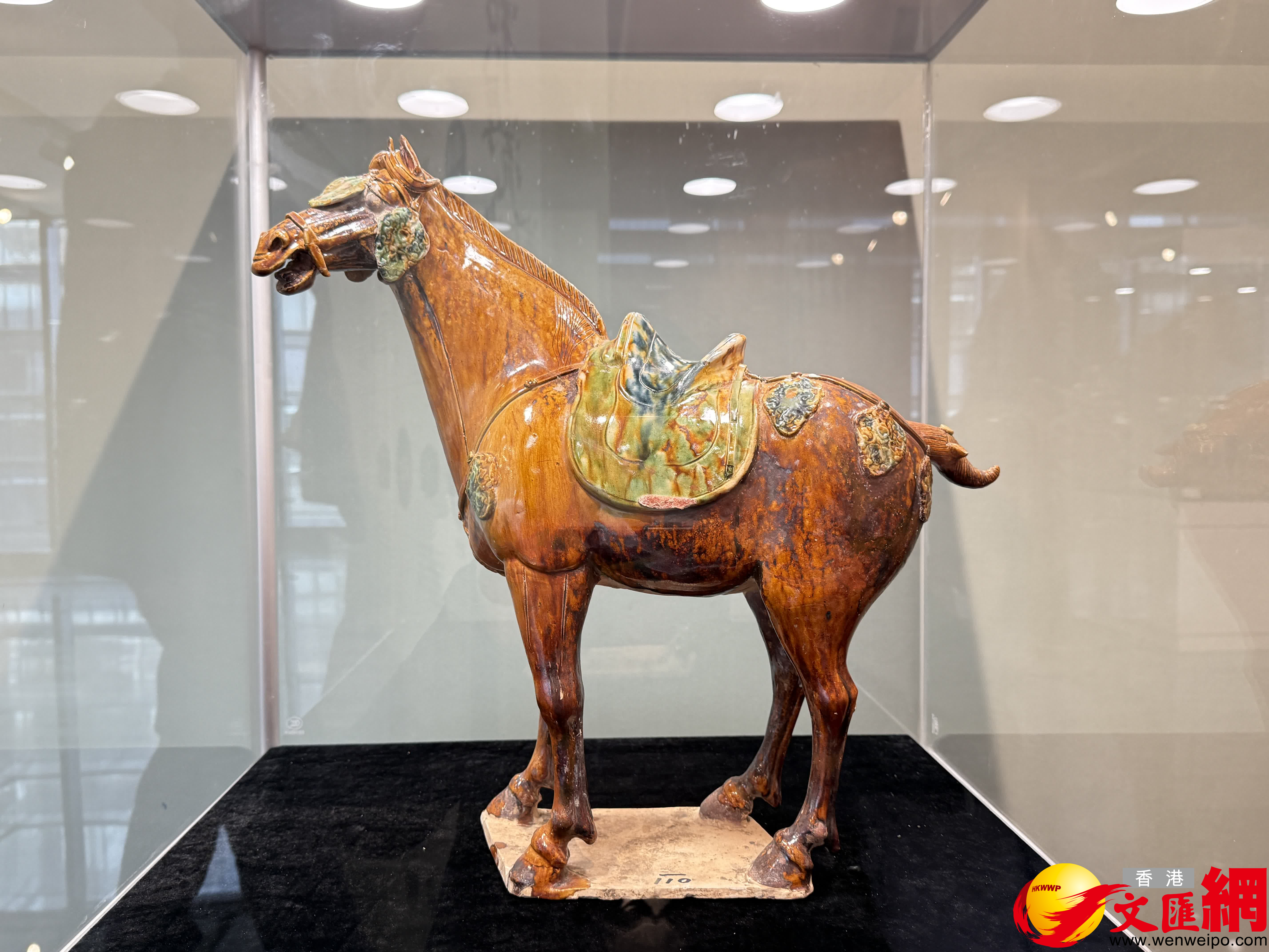 現場展出的唐代三彩馬。（記者張仕珍攝）