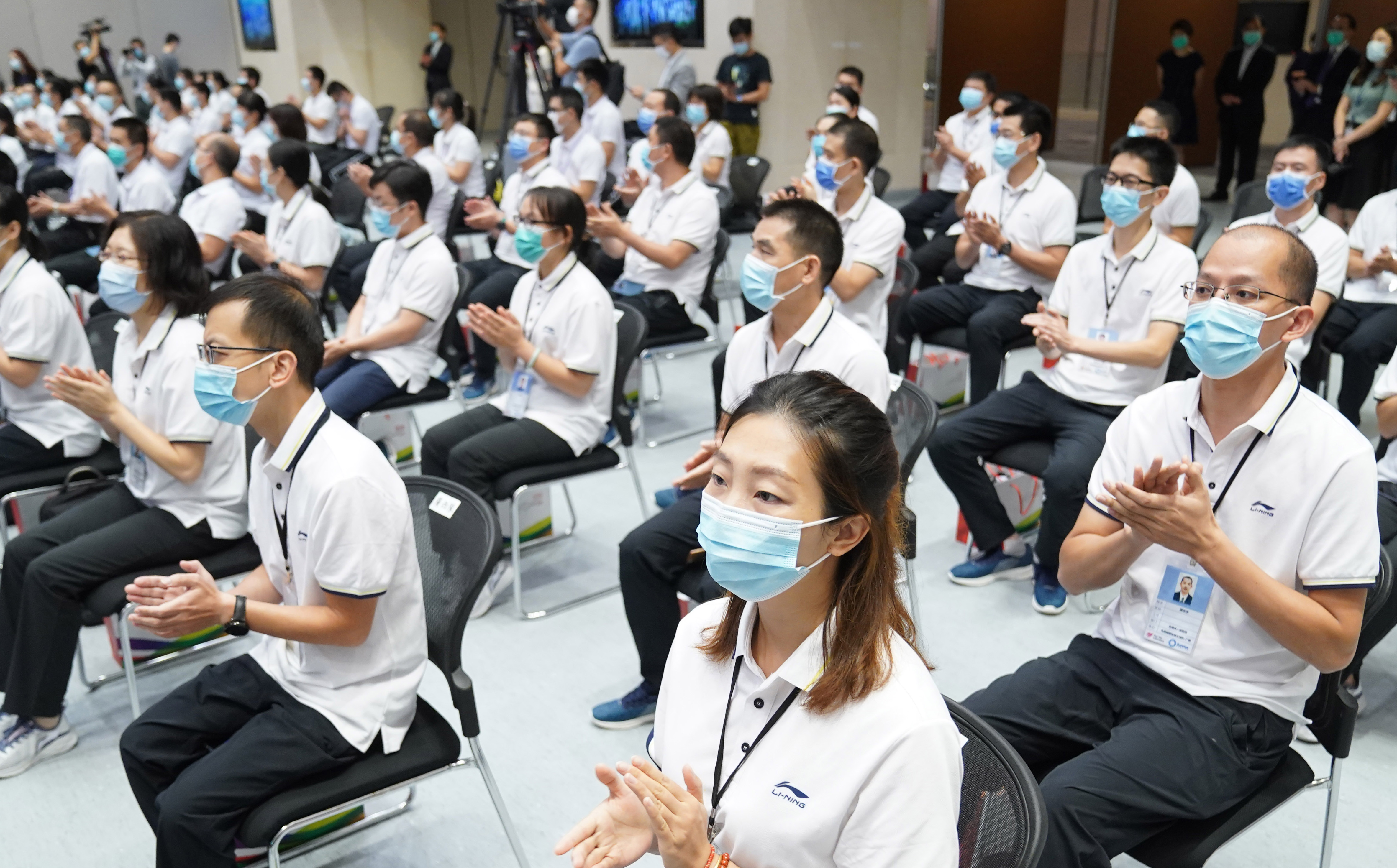 9月15日，內地核酸檢測支援隊隊員參加香港特區政府舉行的歡送儀式。（新華社資料圖片）