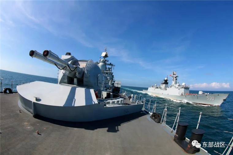 東部戰區海軍某驅逐艦支隊赴東海某海域展開多個實戰化科目訓練。網上圖片
