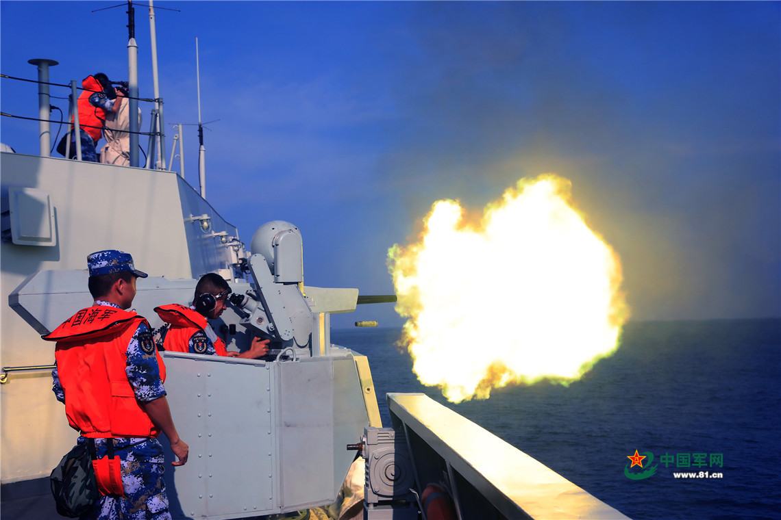 東部戰區海軍某護衛艦支隊潮州艦、泉州艦組成的訓練編隊近日展開實戰化訓練。網上圖片