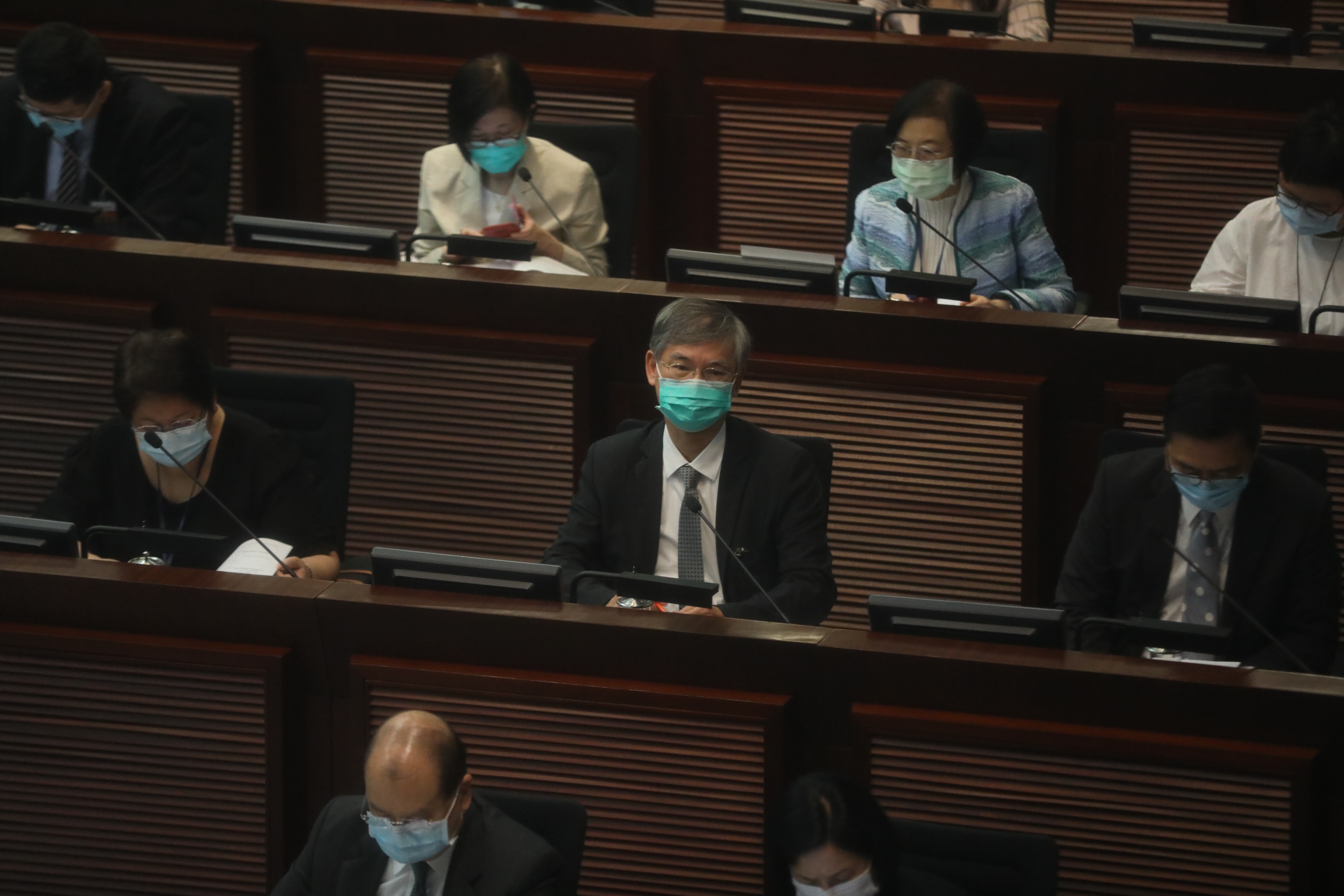 政府推出的第三輪防疫抗疫基金今天（25日）在立法會財委會特別會議審議表決。（香港文匯報記者 攝）