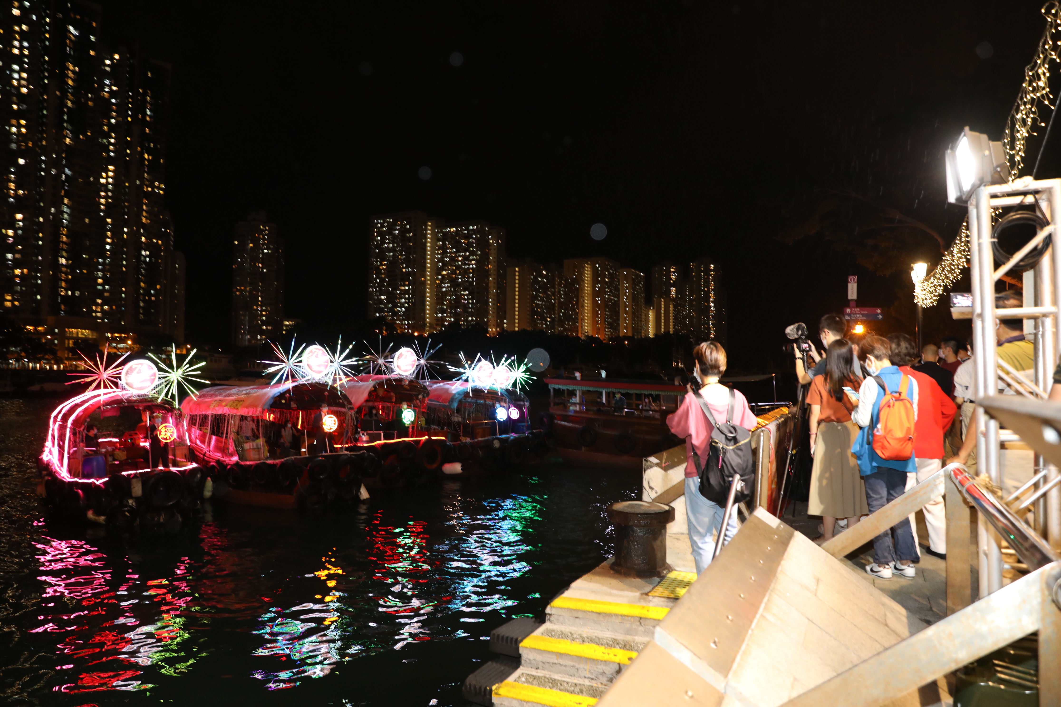 香港南區舉行「彩艇．漁港情」國慶活動，上演一場具地區特色的國慶慶典。（香港文匯報記者 萬霜靈 攝）
