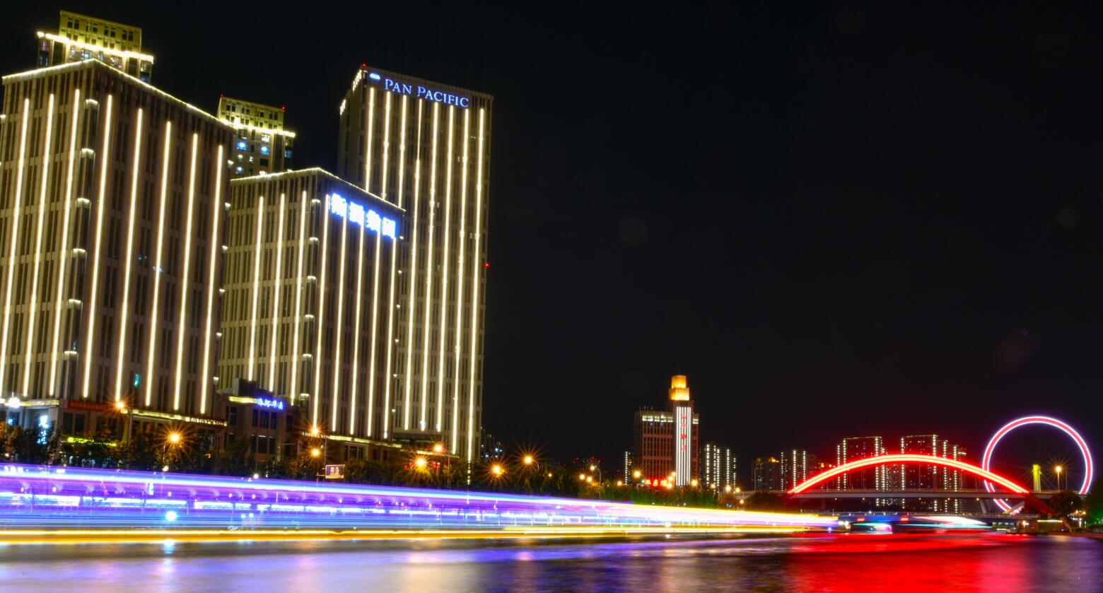 10月2日拍攝的天津海河夜景。（新華社） 