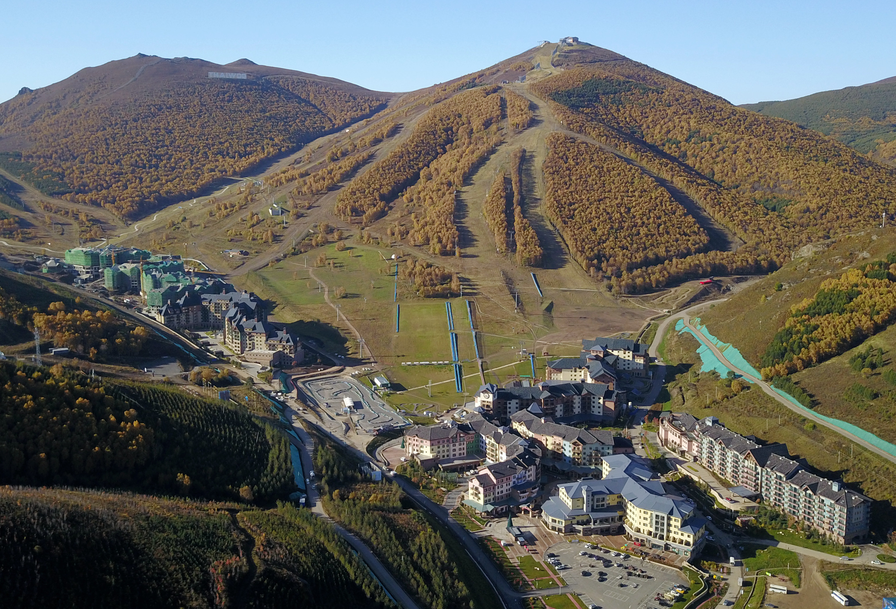 位於河北省張家口市崇禮區的太舞滑雪小鎮。（新華社）