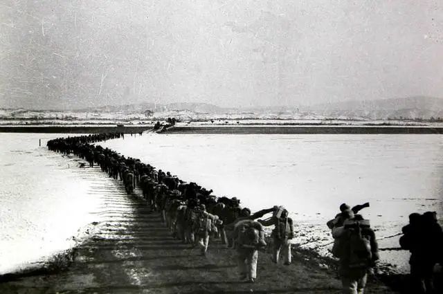 1950年10月19日，中國人民志願軍秘密跨過鴨綠江，赴朝參戰。（資料圖片）