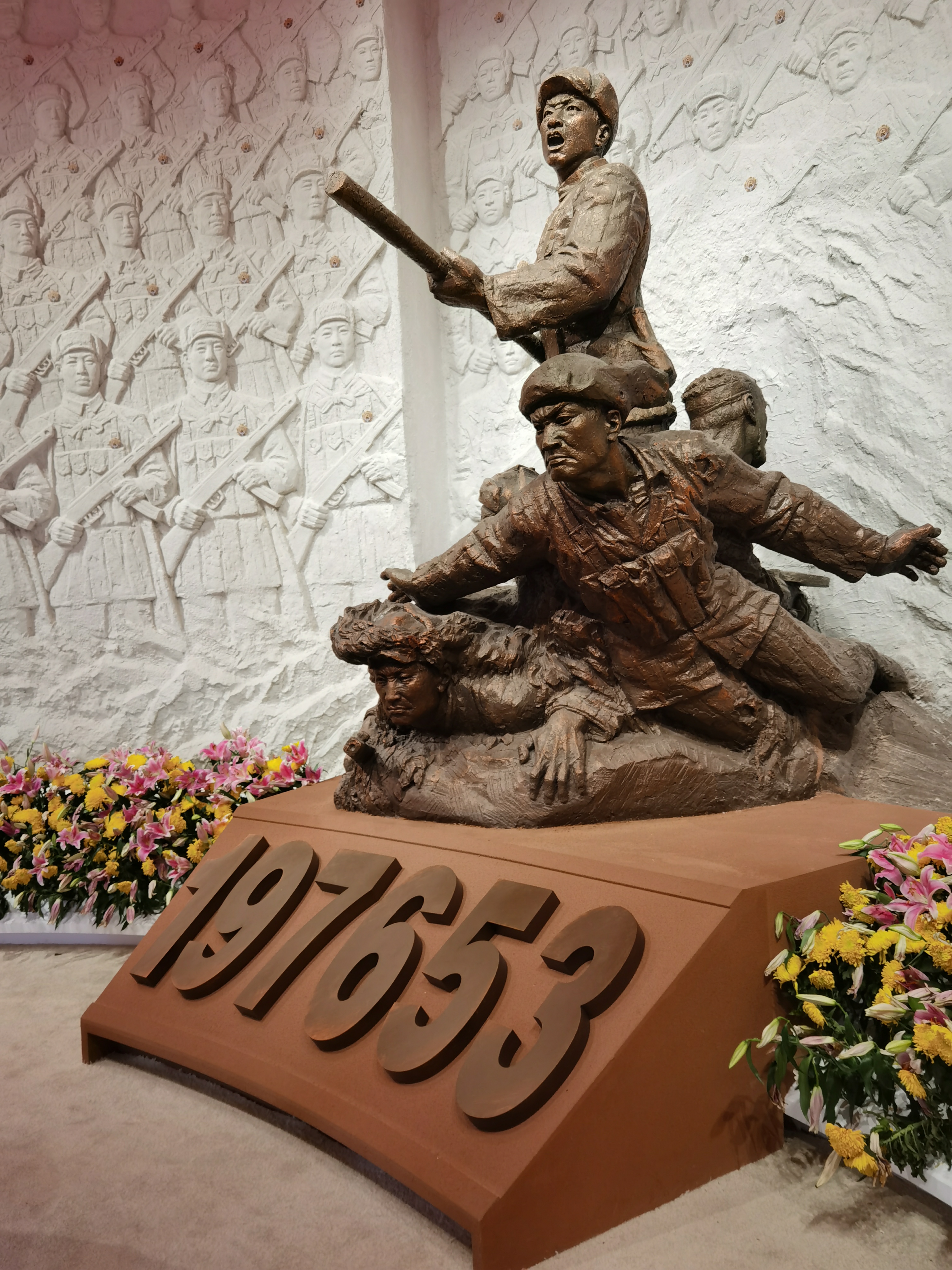 抗美援朝中有197653位烈士光榮犧牲，展覽展出英模雕像，紀念犧牲的英雄先烈。（大公文匯全媒體 北京新聞中心供圖）